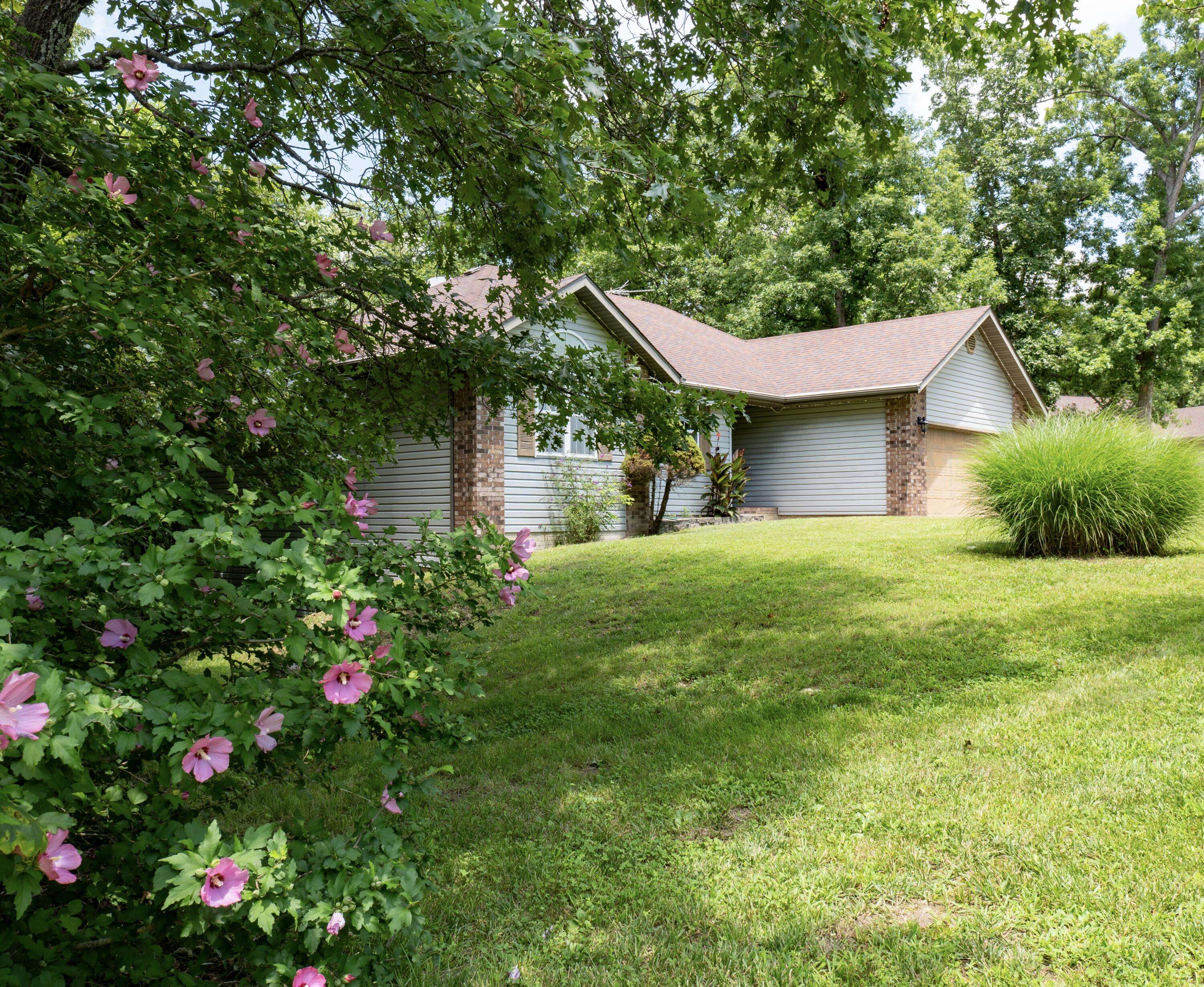 111 Hidden Valley DR, Strafford, MO 65757