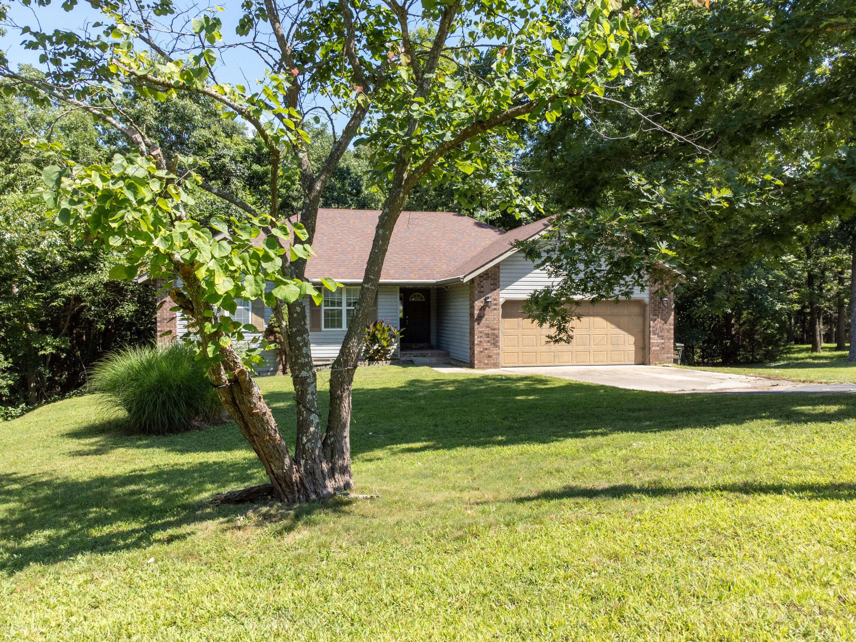111 Hidden Valley DR, Strafford, MO 65757