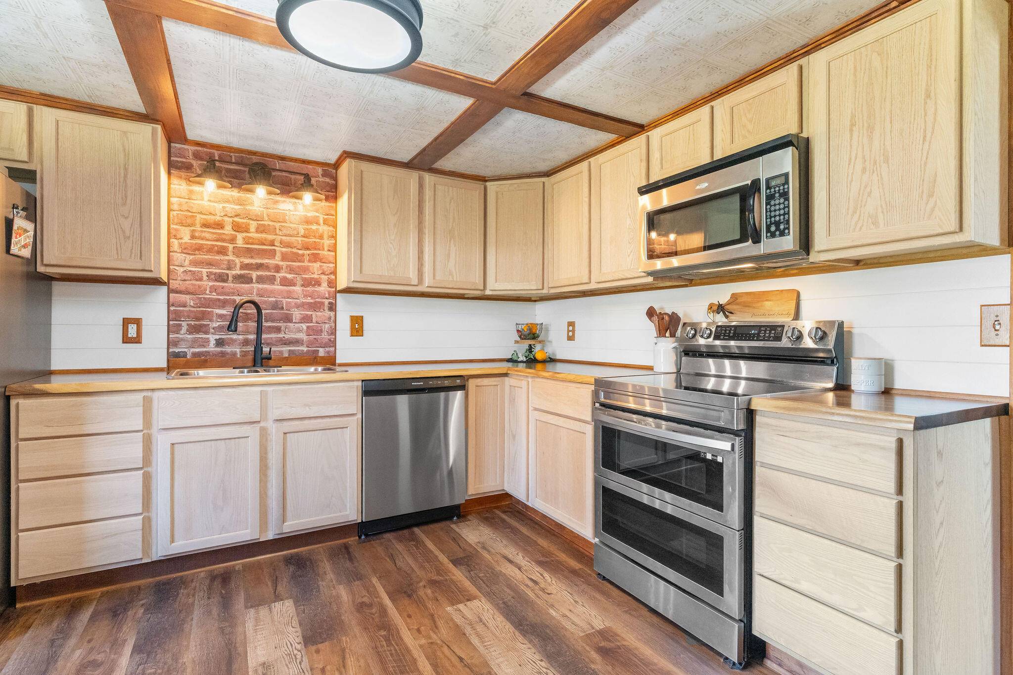 245 Church ST, Bradleyville, MO 65614