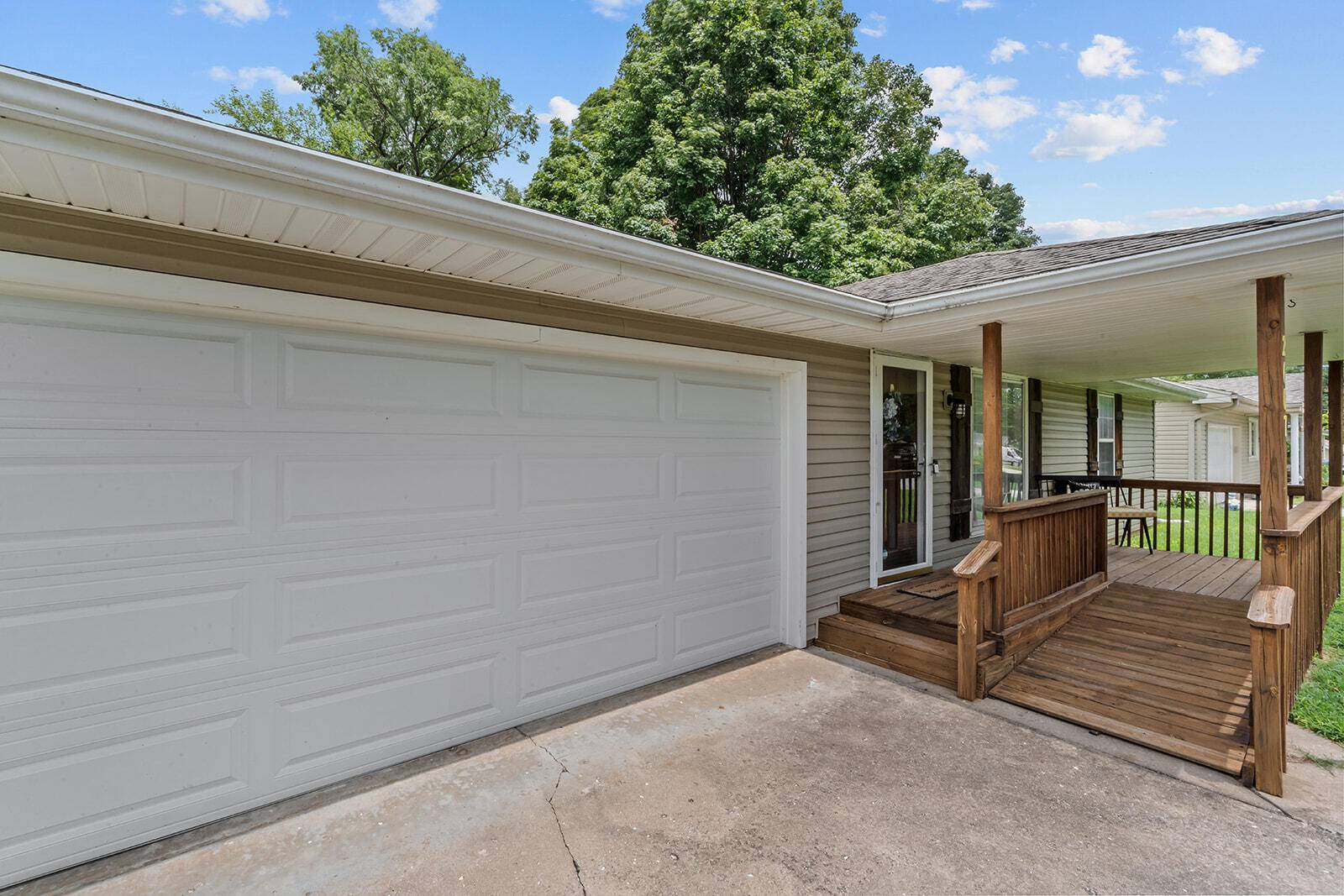 2607 E Cragmont ST, Springfield, MO 65804