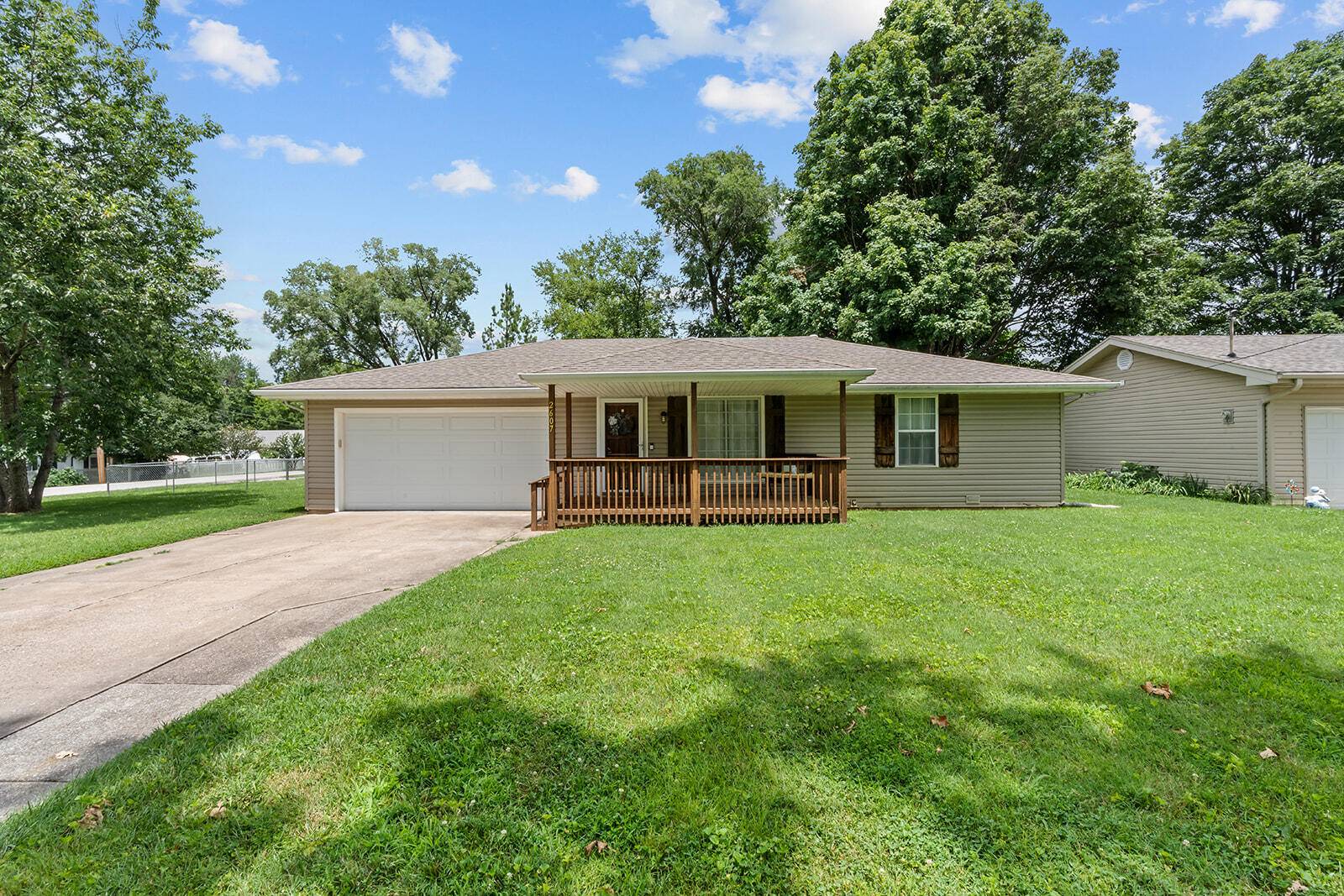 2607 E Cragmont ST, Springfield, MO 65804