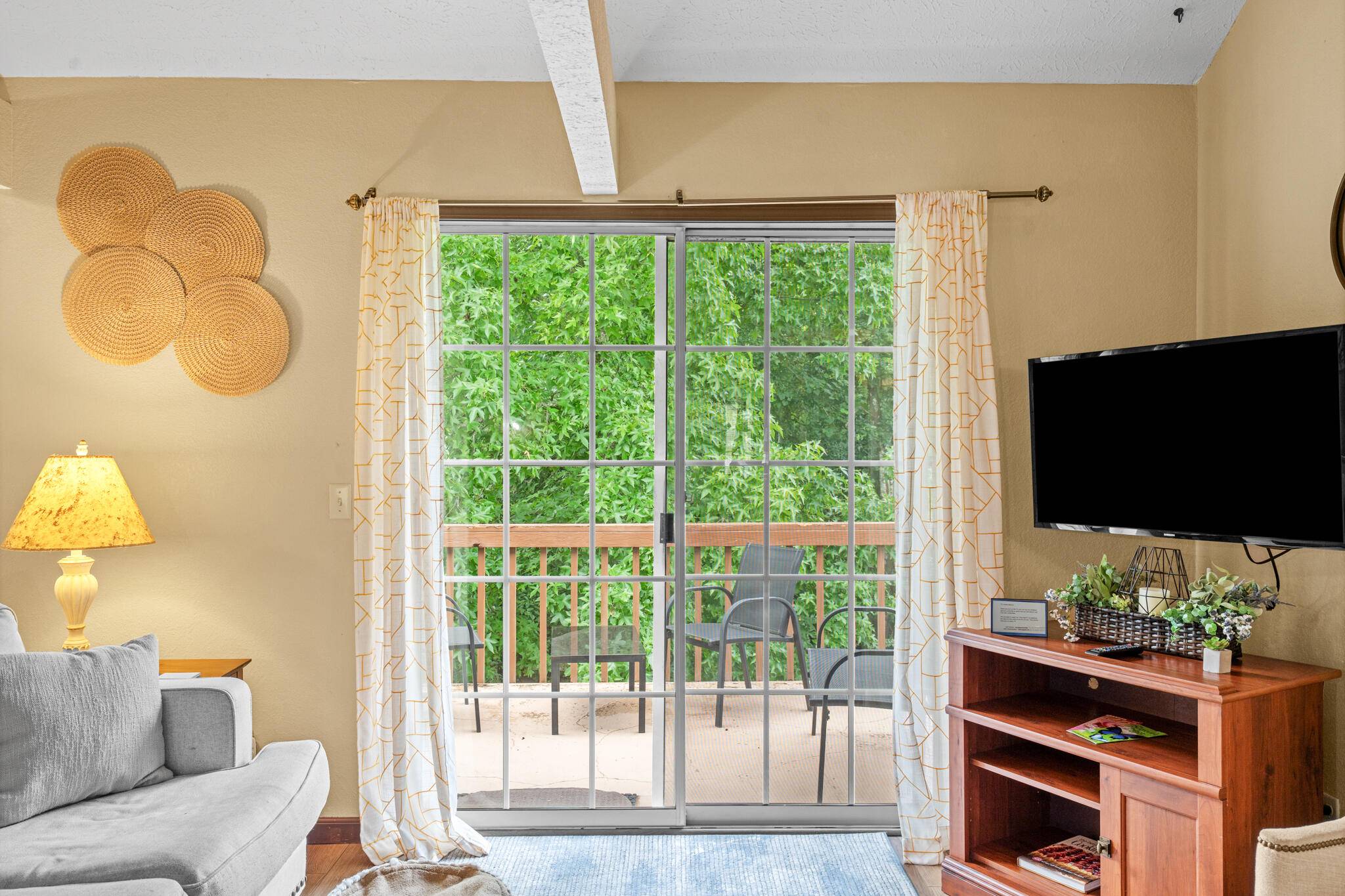 6 Memory LN #Apt 8, Branson, MO 65616