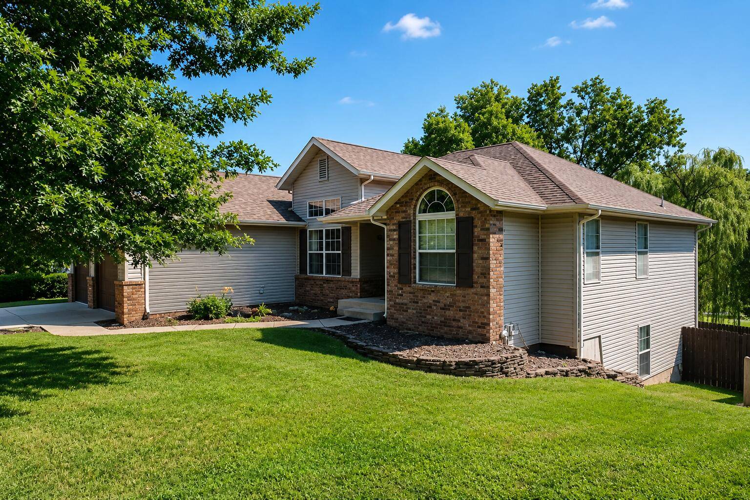 126 N Julie DR, Republic, MO 65738