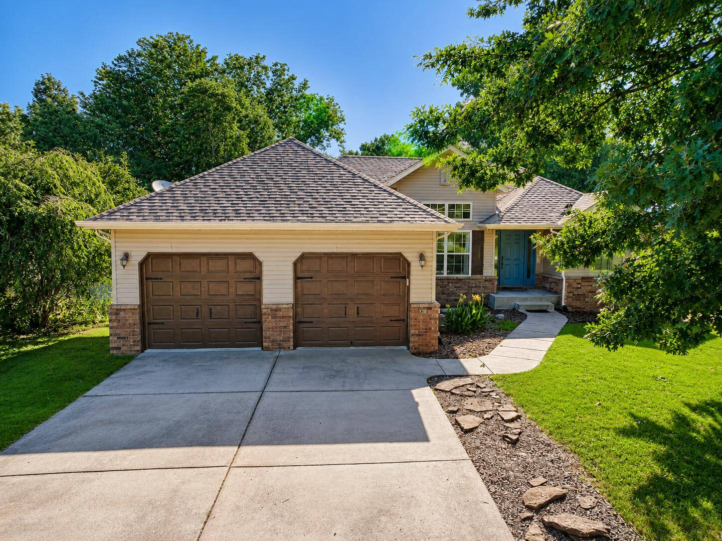 126 N Julie DR, Republic, MO 65738