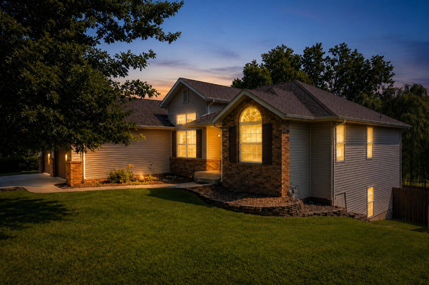 126 N Julie DR, Republic, MO 65738