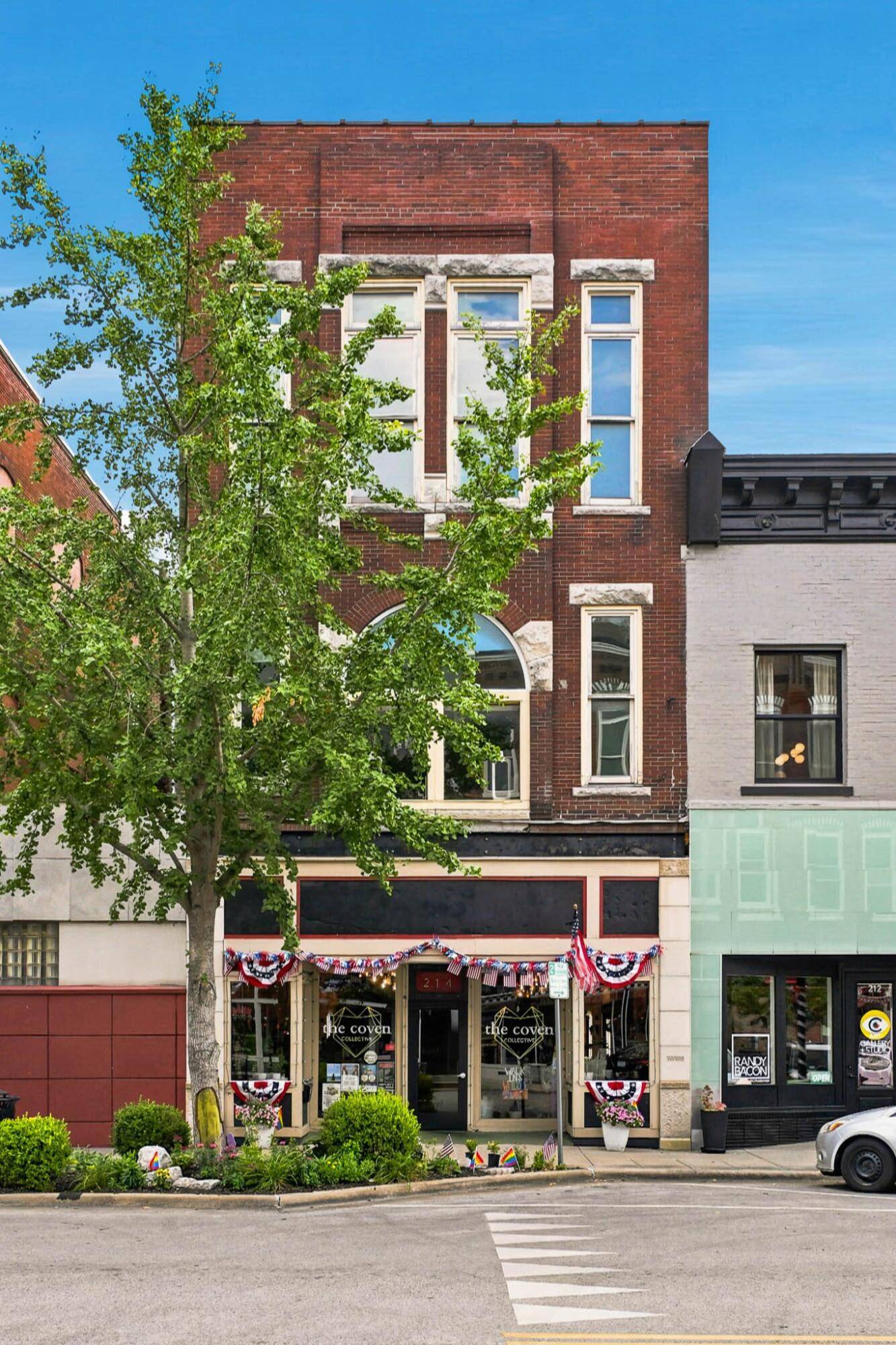 214 E Commercial ST, Springfield, MO 65803
