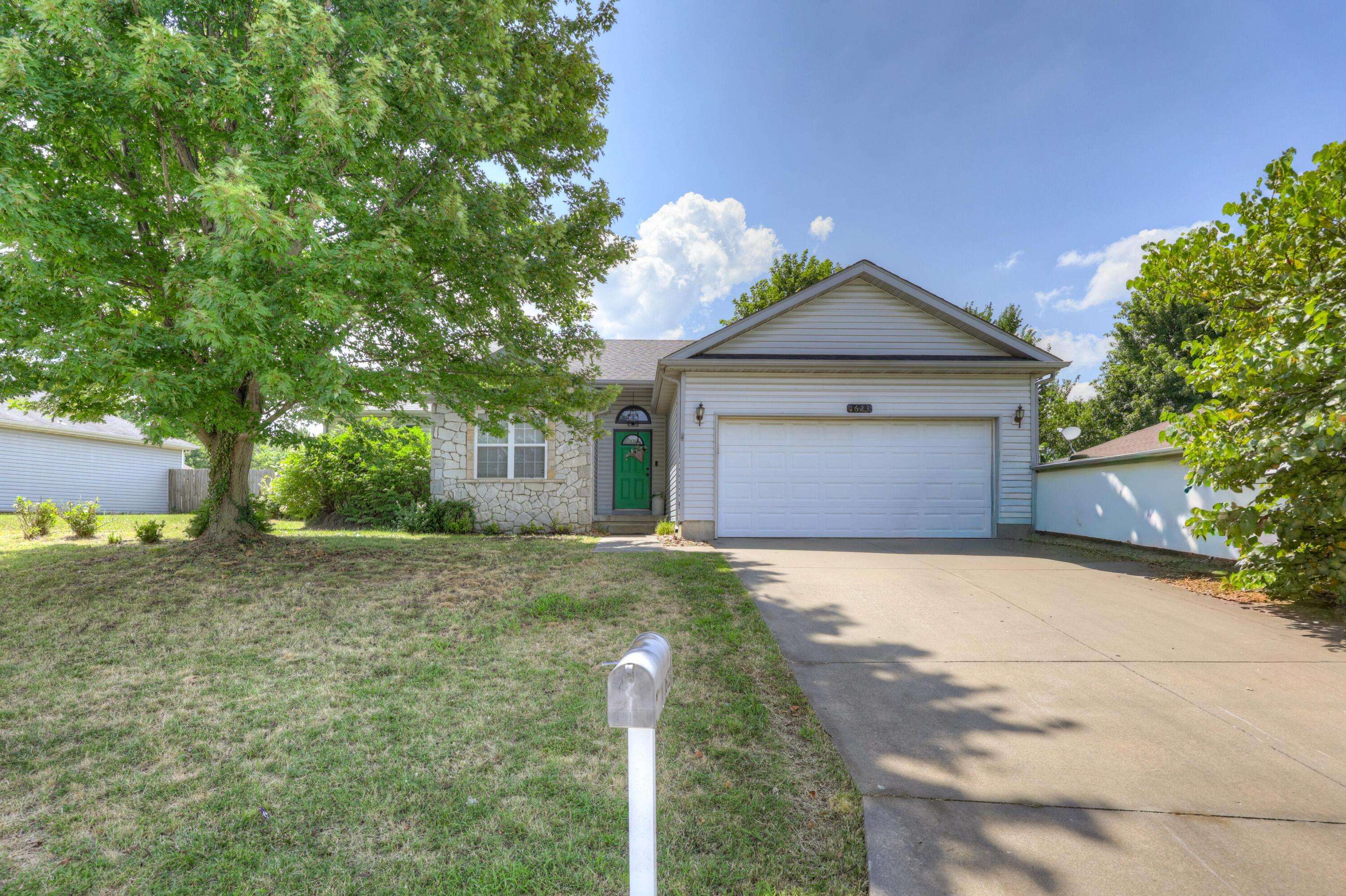 1623 Sophia ST, Carthage, MO 64836