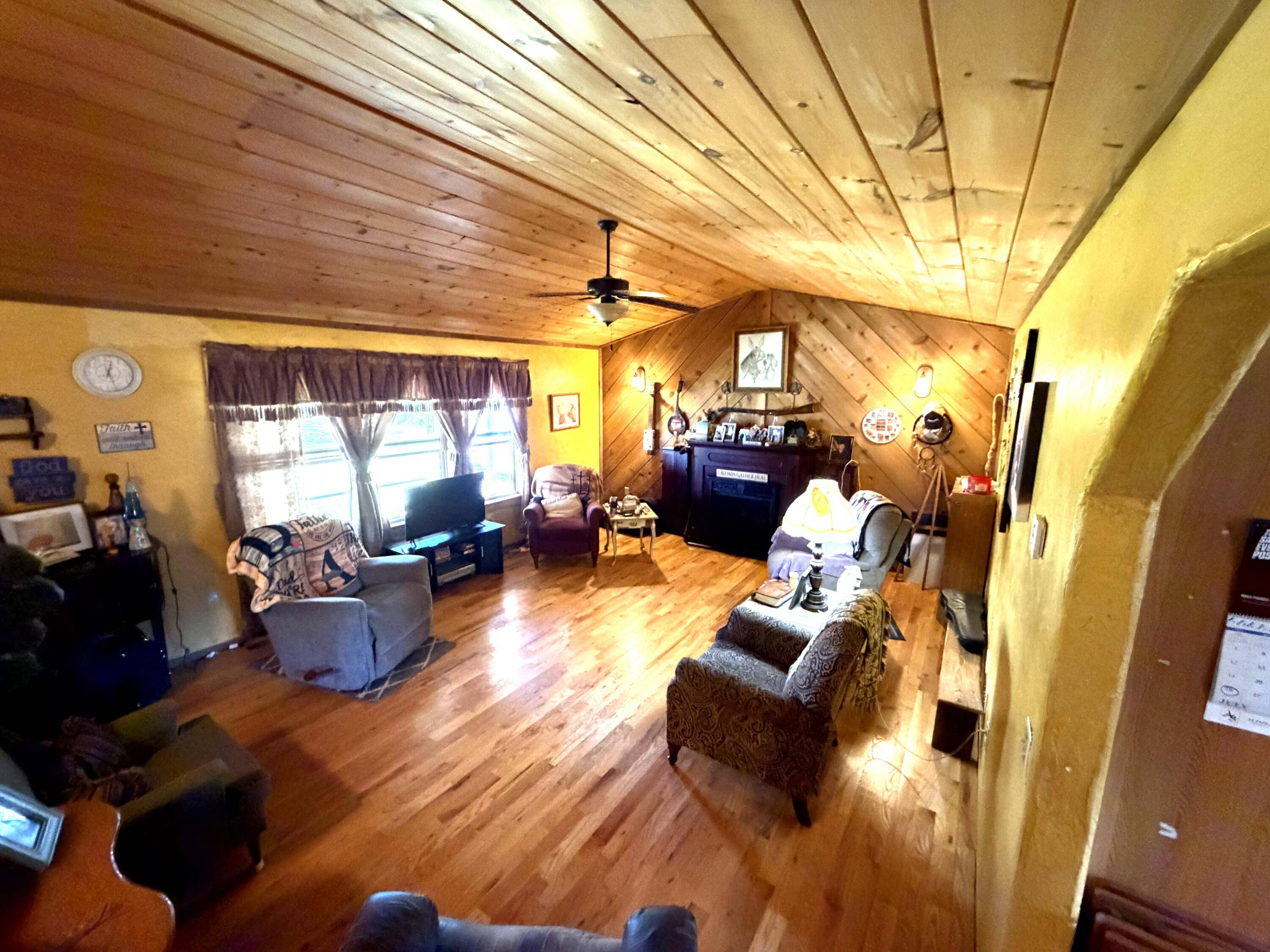 9468 Mo-19, Winona, MO 65588