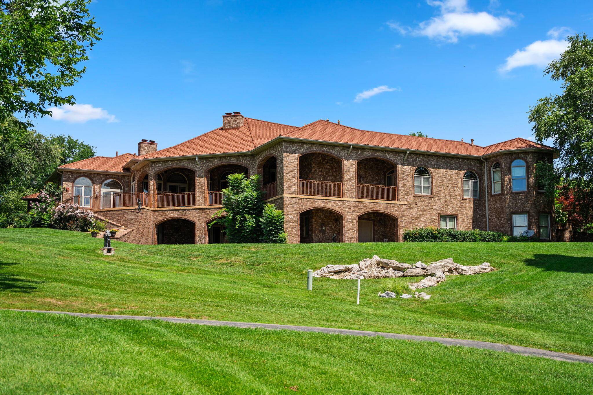 3936 E Glen Abbey DR, Springfield, MO 65809