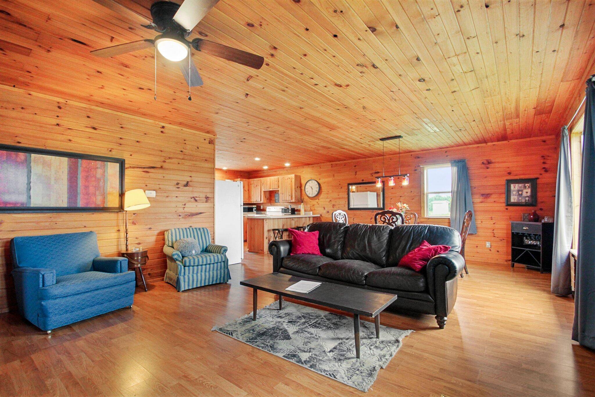 2622 County Road 382, Dora, MO 65637