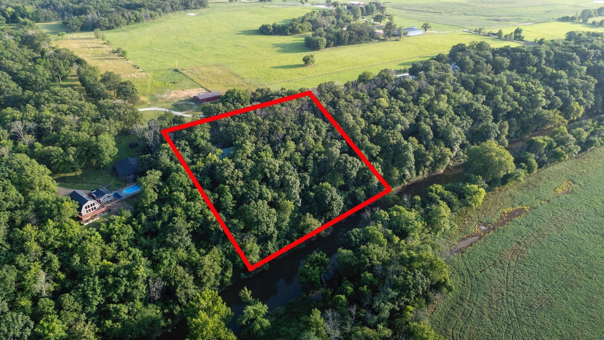 1352 E 400th RD, Bolivar, MO 65613