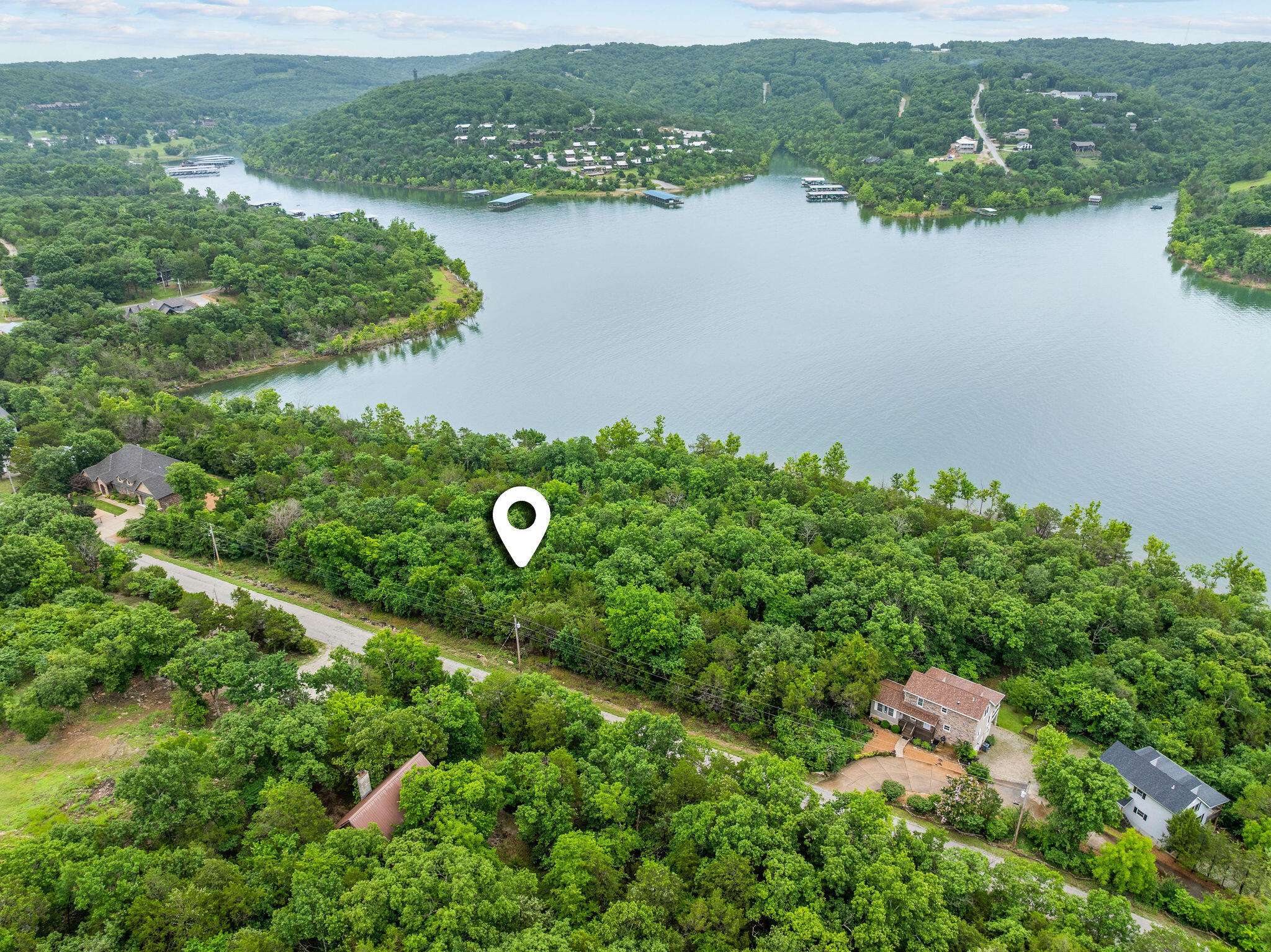 000 Oakwood DR, Ridgedale, MO 65739