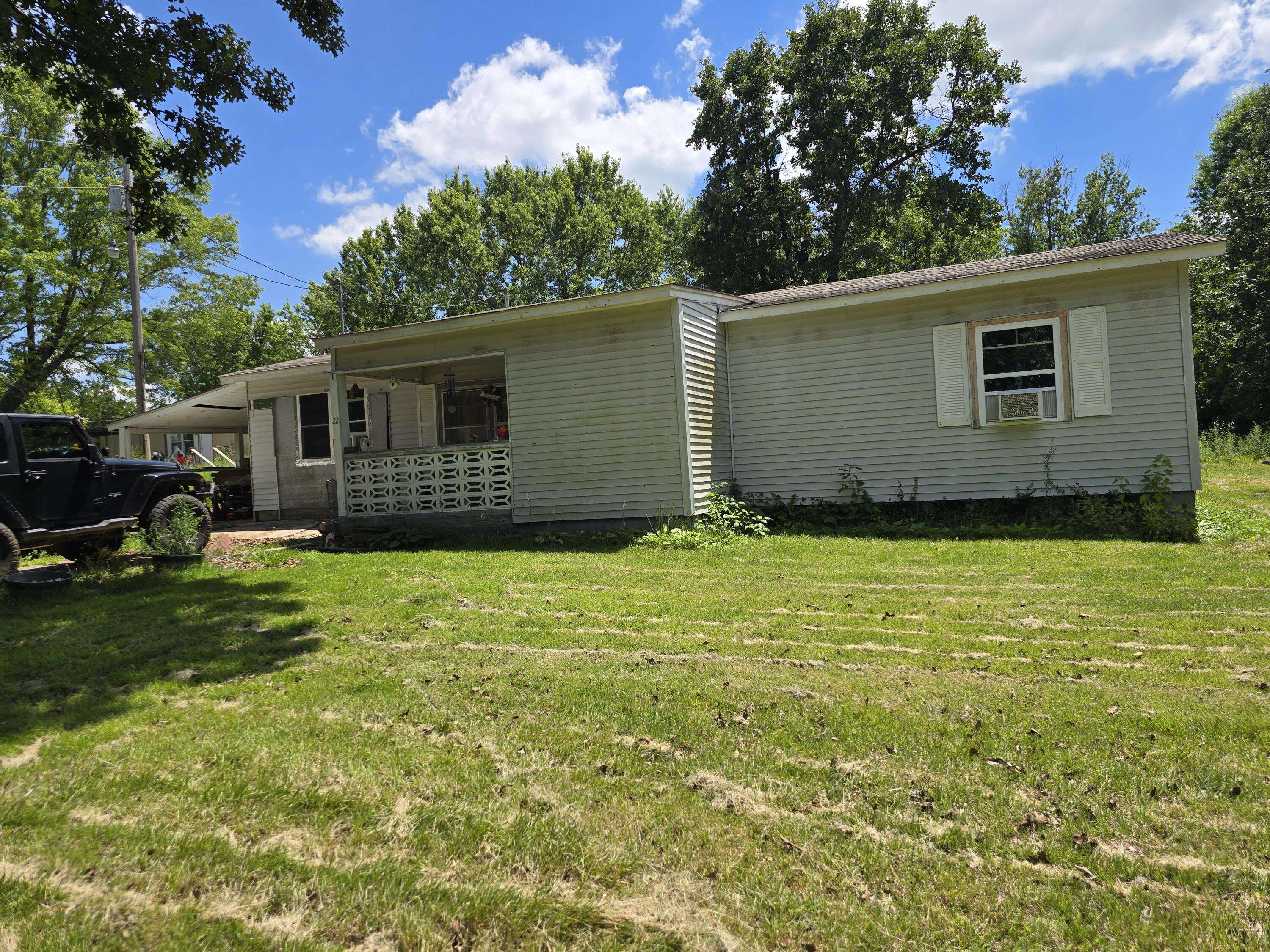 22 Thomasville RD, Buffalo, MO 65622