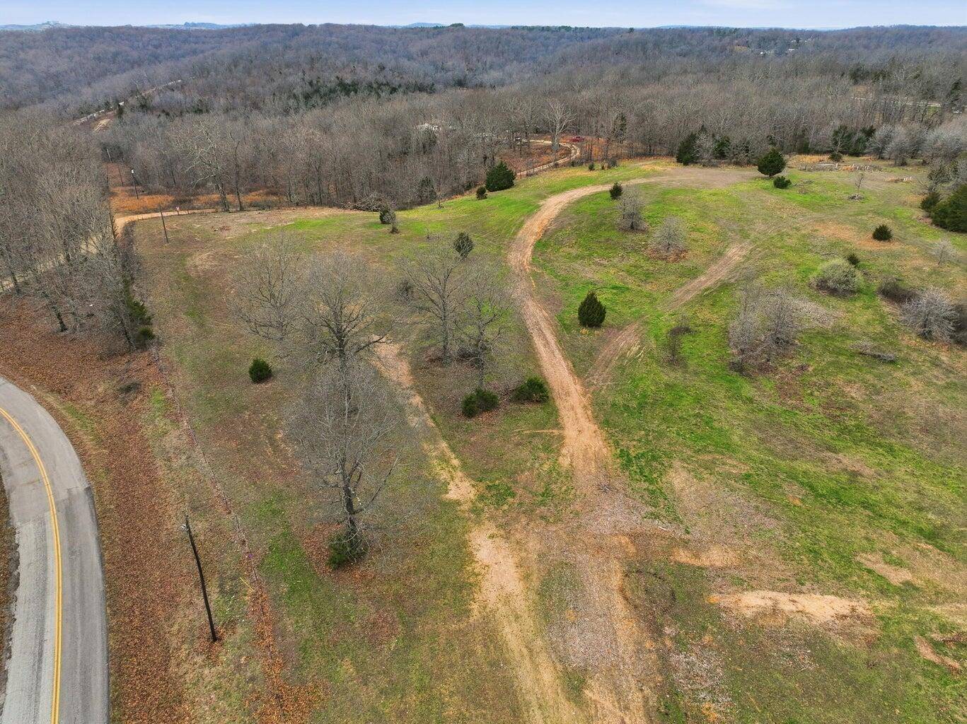 000 Highway U, Willow Springs, MO 65793
