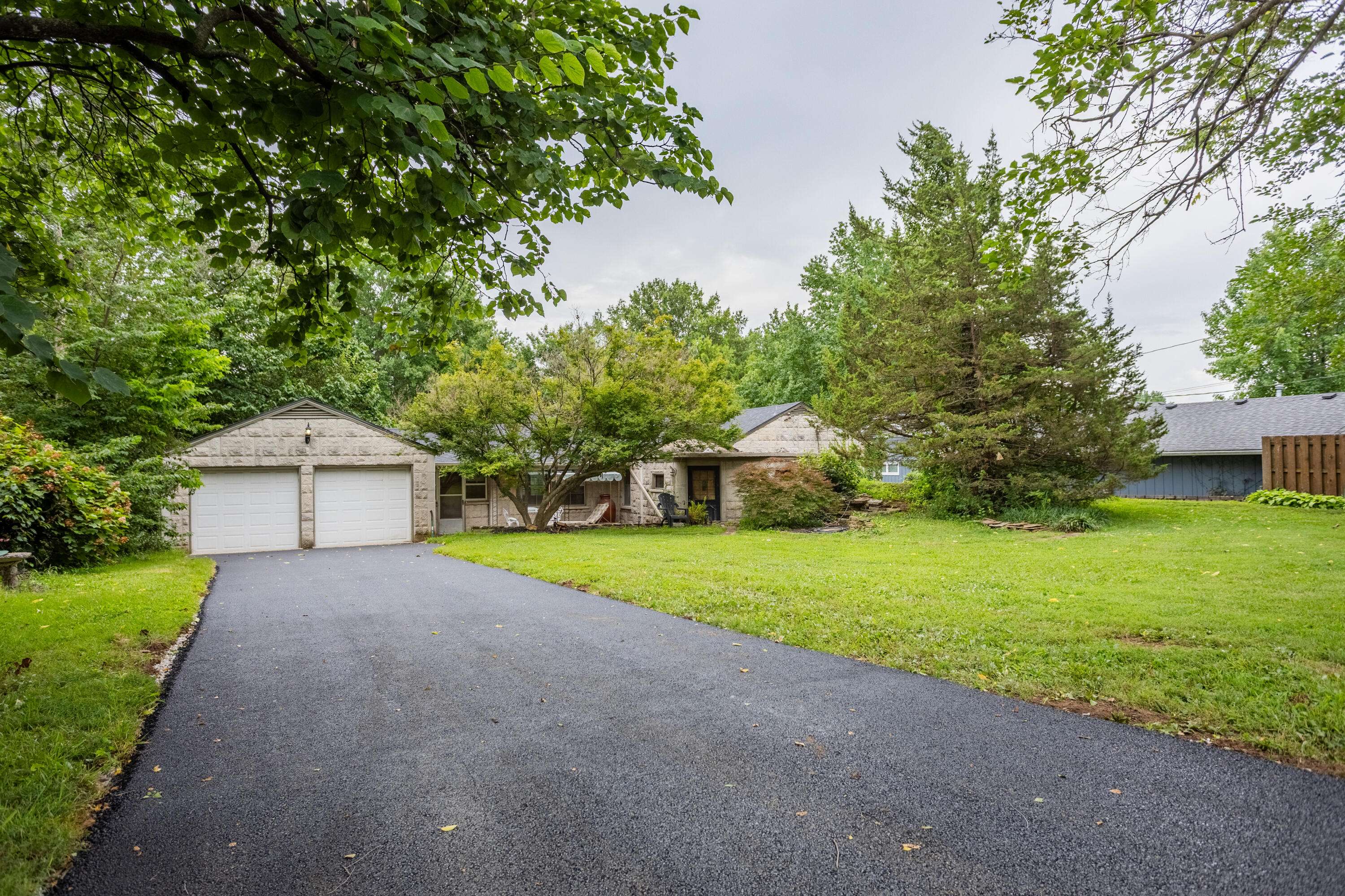 2391 S Brentwood BLVD, Springfield, MO 65804