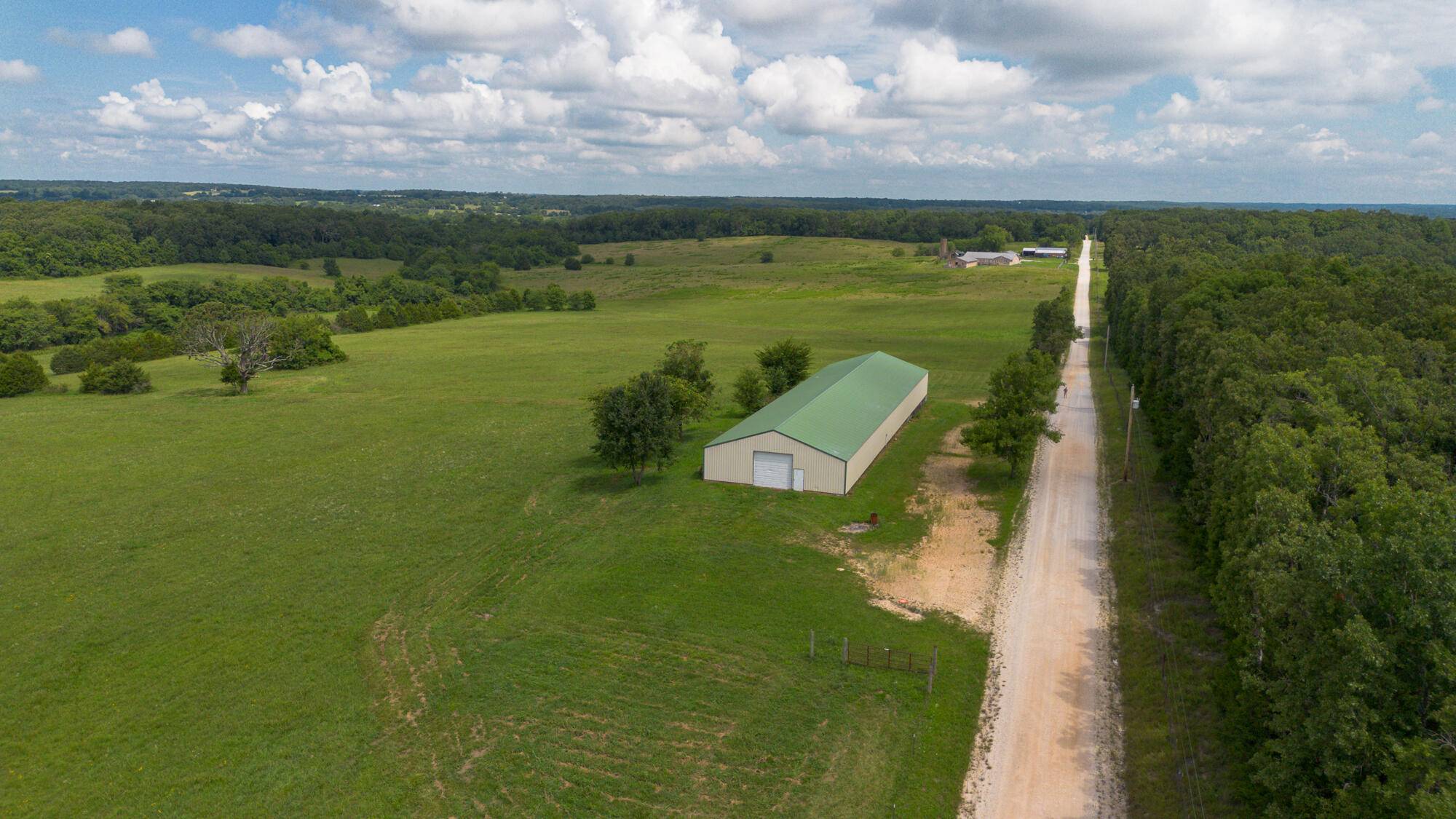 125 Eastgate RD, Elkland, MO 65644