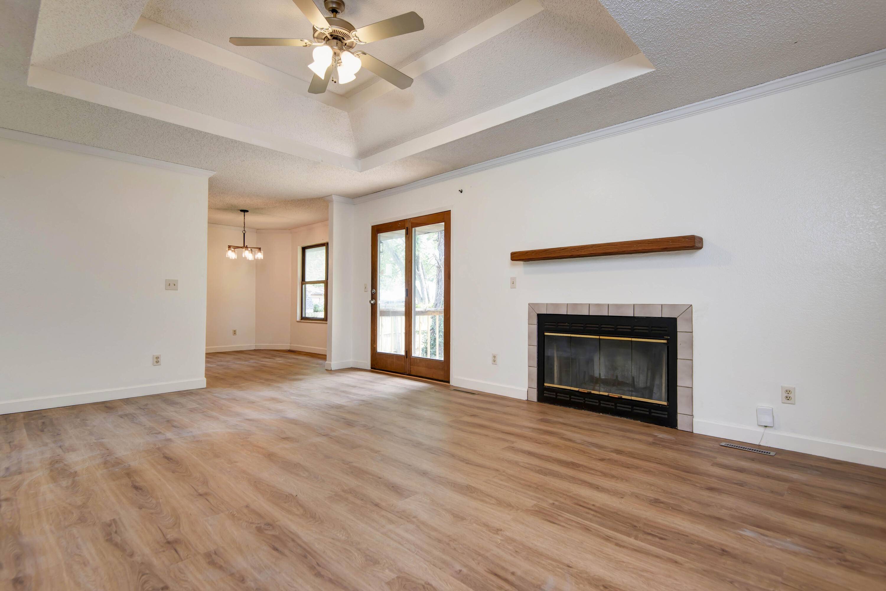 640 E Kerr ST, Springfield, MO 65803