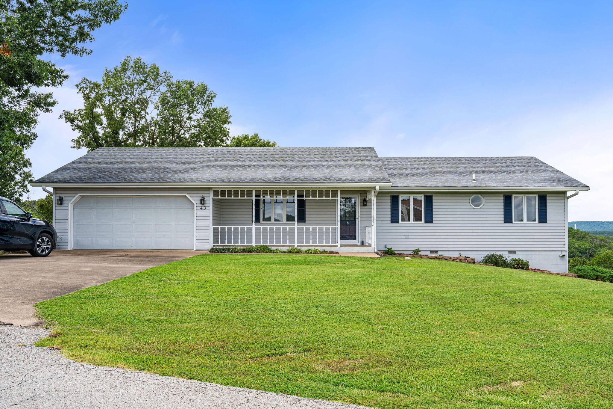 43 Irish Hills BLVD, Kimberling City, MO 65686