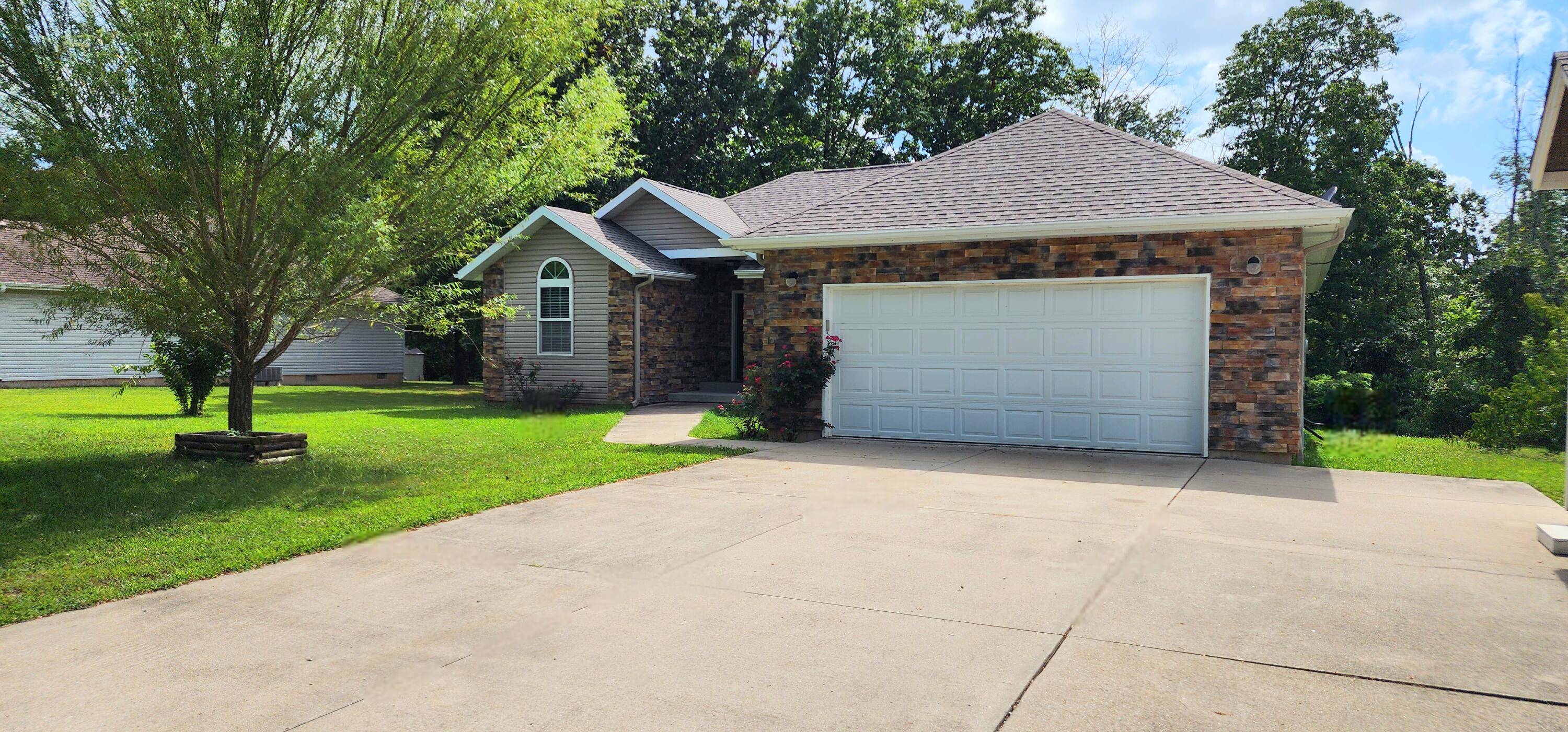 231 Craig ST, Reeds Spring, MO 65737