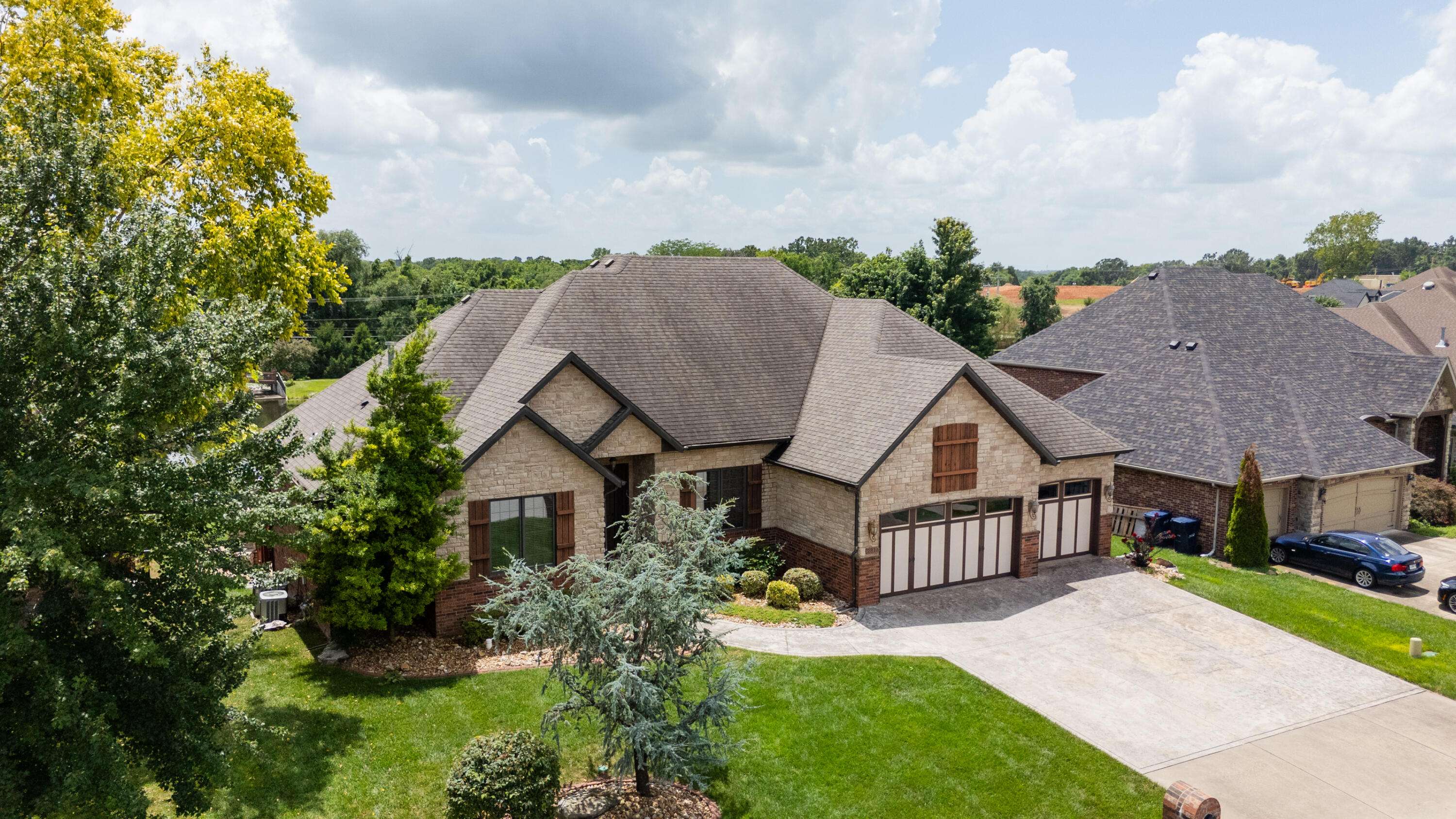 2818 E Cherrybark ST, Springfield, MO 65804