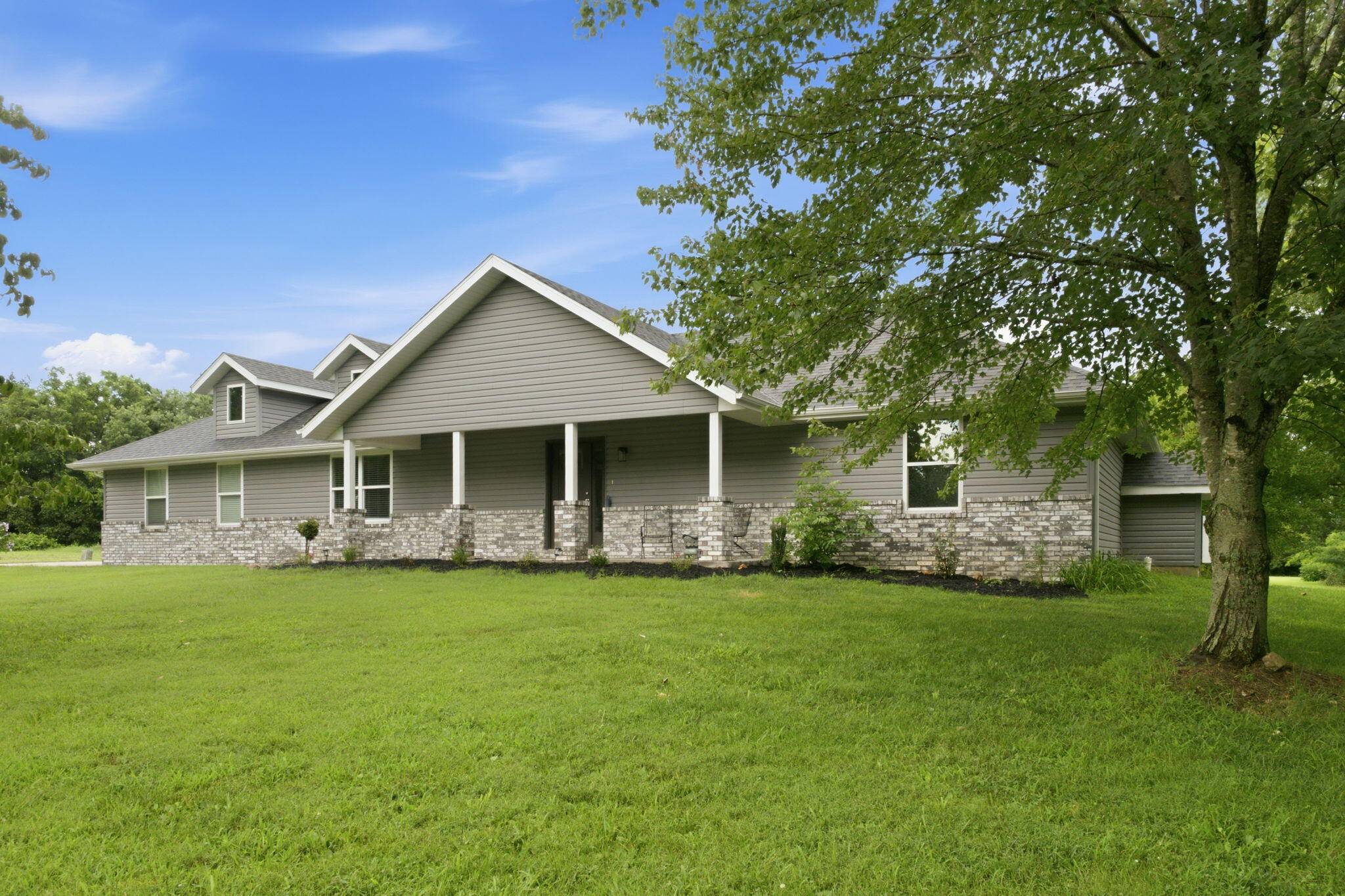 542 Sommer LN, Billings, MO 65610