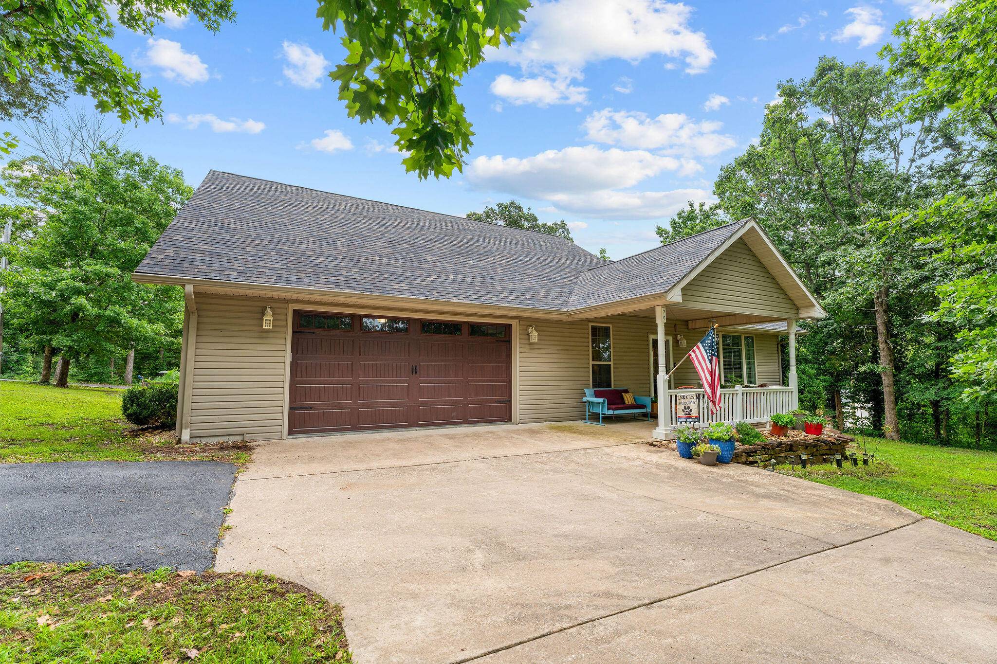 70 Lincoln LN, Lampe, MO 65681