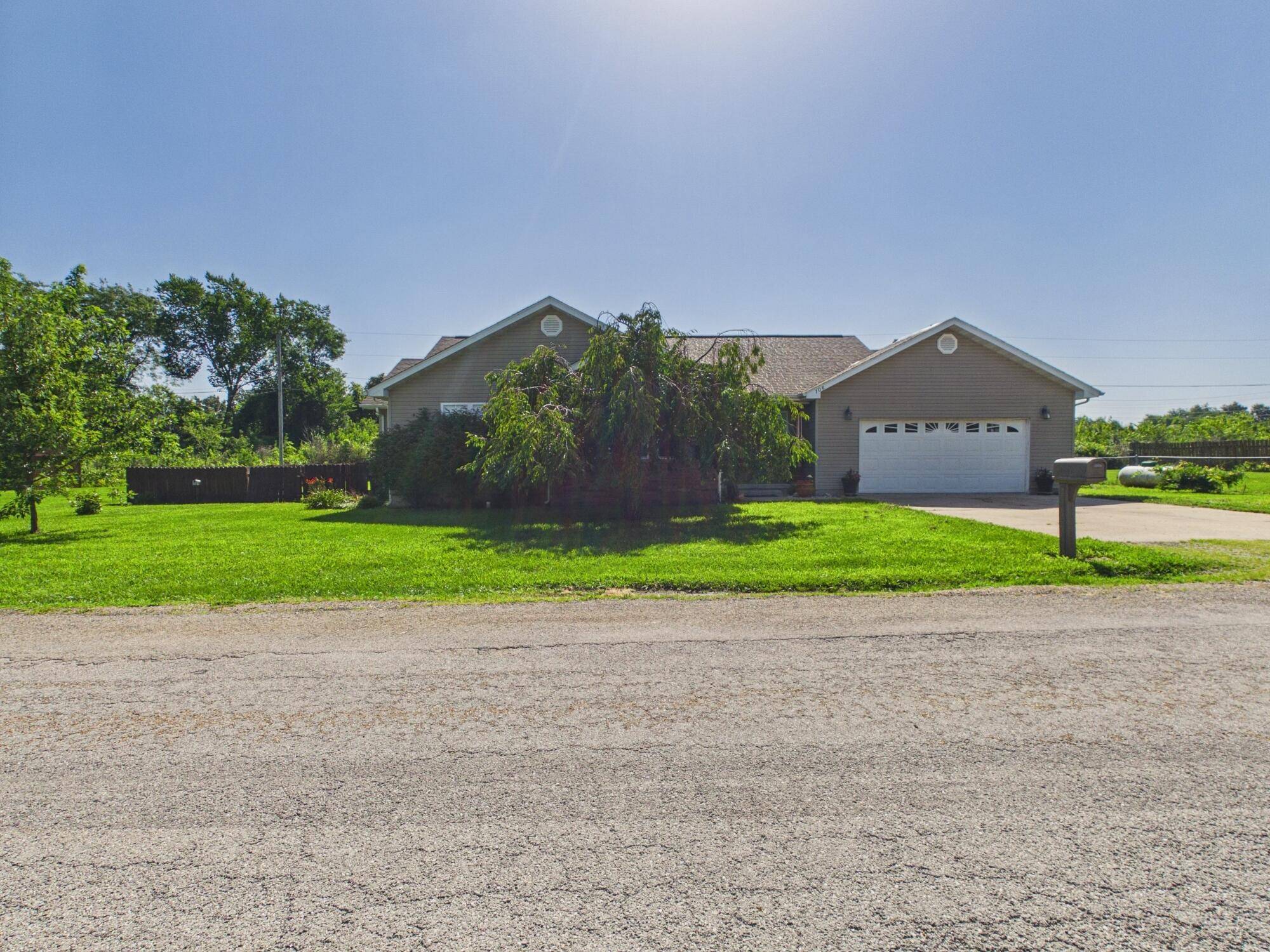 106 Sugar Maple, Licking, MO 65542