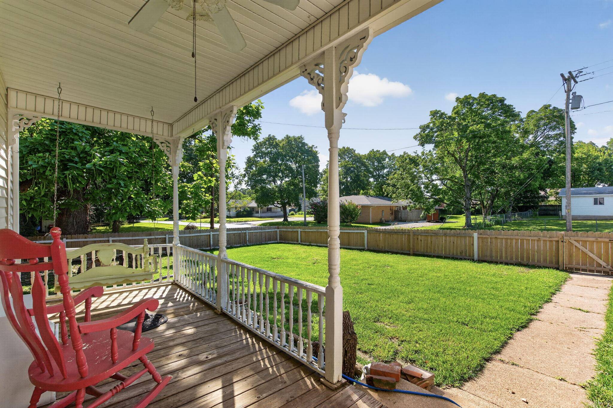 311 E Locust ST, Bolivar, MO 65613