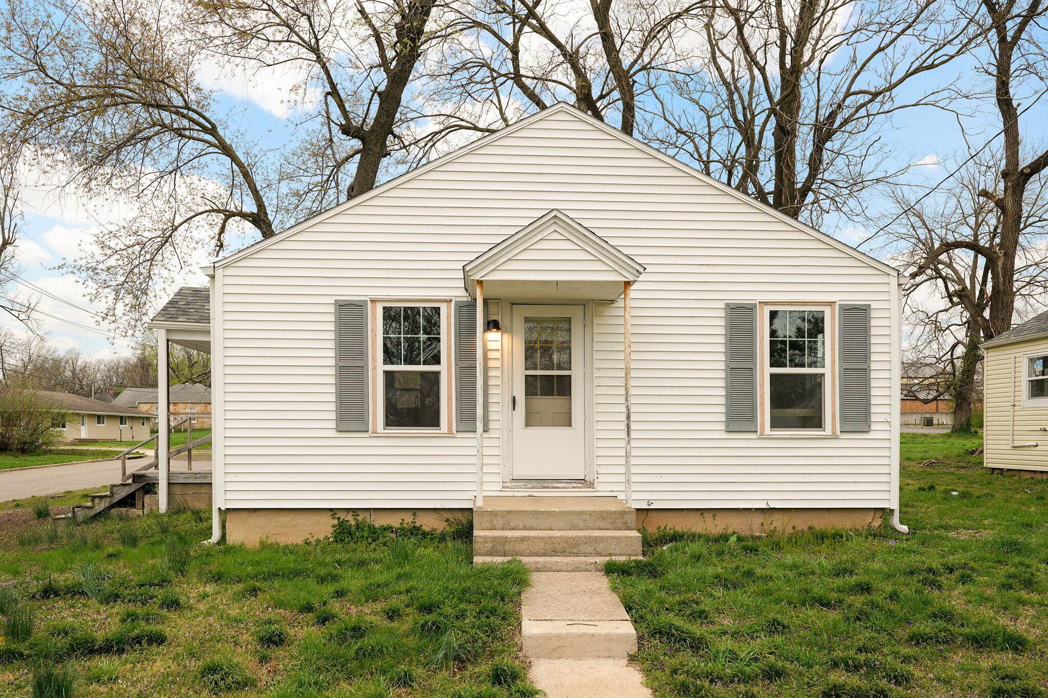 351 Lincoln AVE, Lebanon, MO 65536