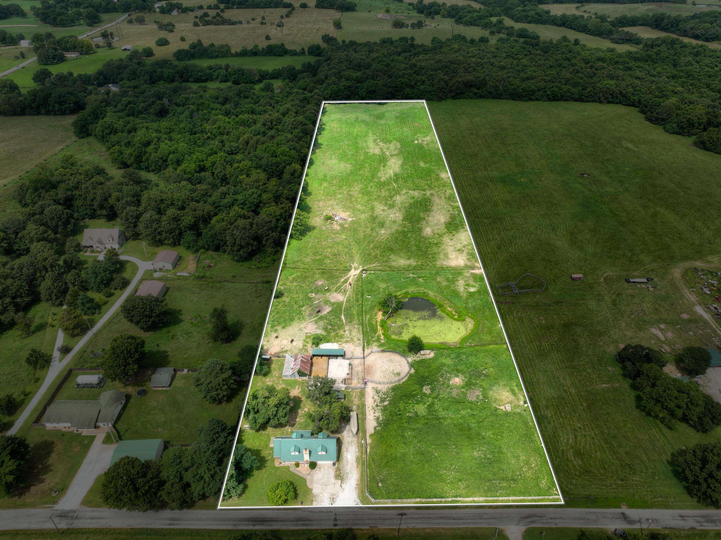 22733 Lawrence 1050, Pierce City, MO 65723