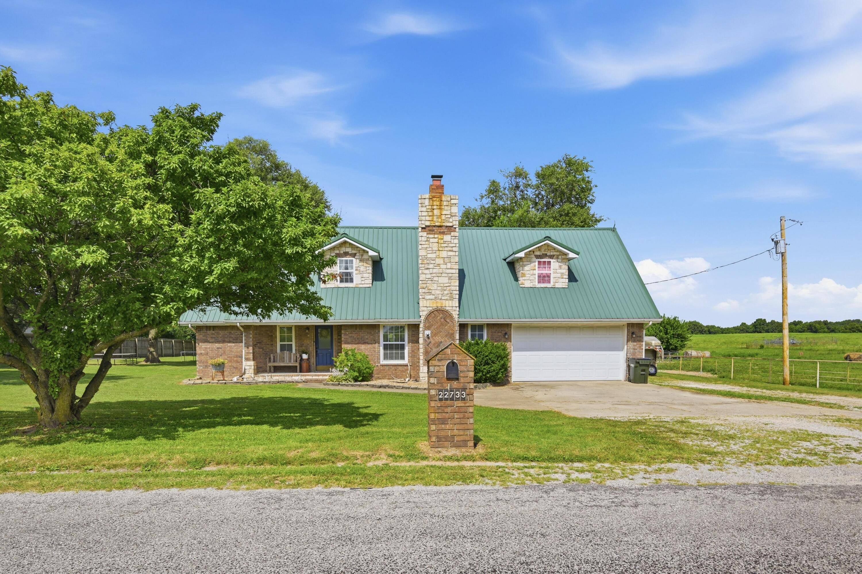 22733 Lawrence 1050, Pierce City, MO 65723