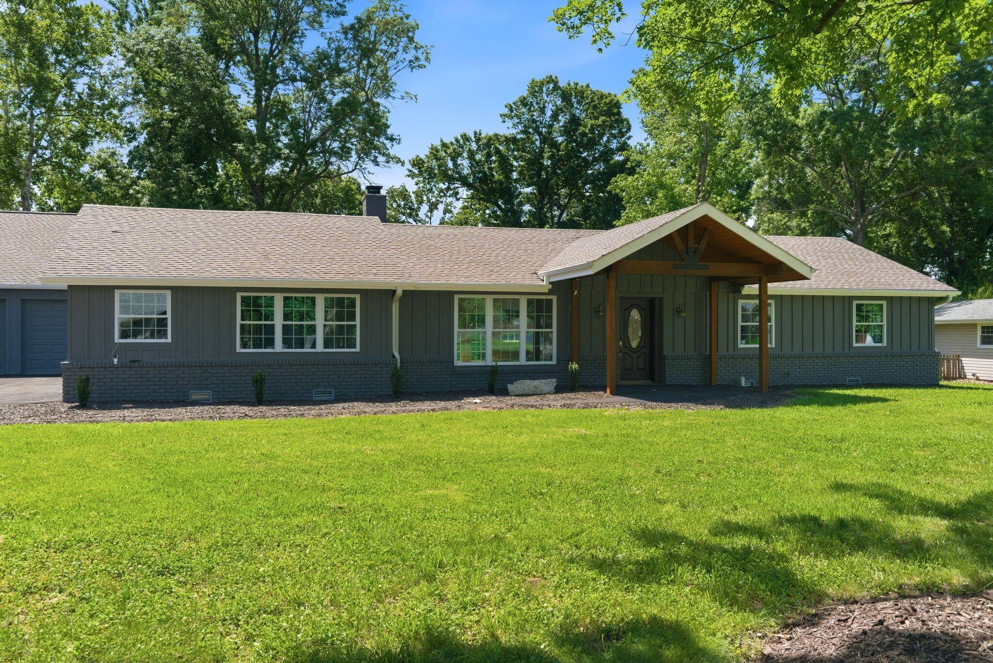 6308 S Glenridge DR, Springfield, MO 65804