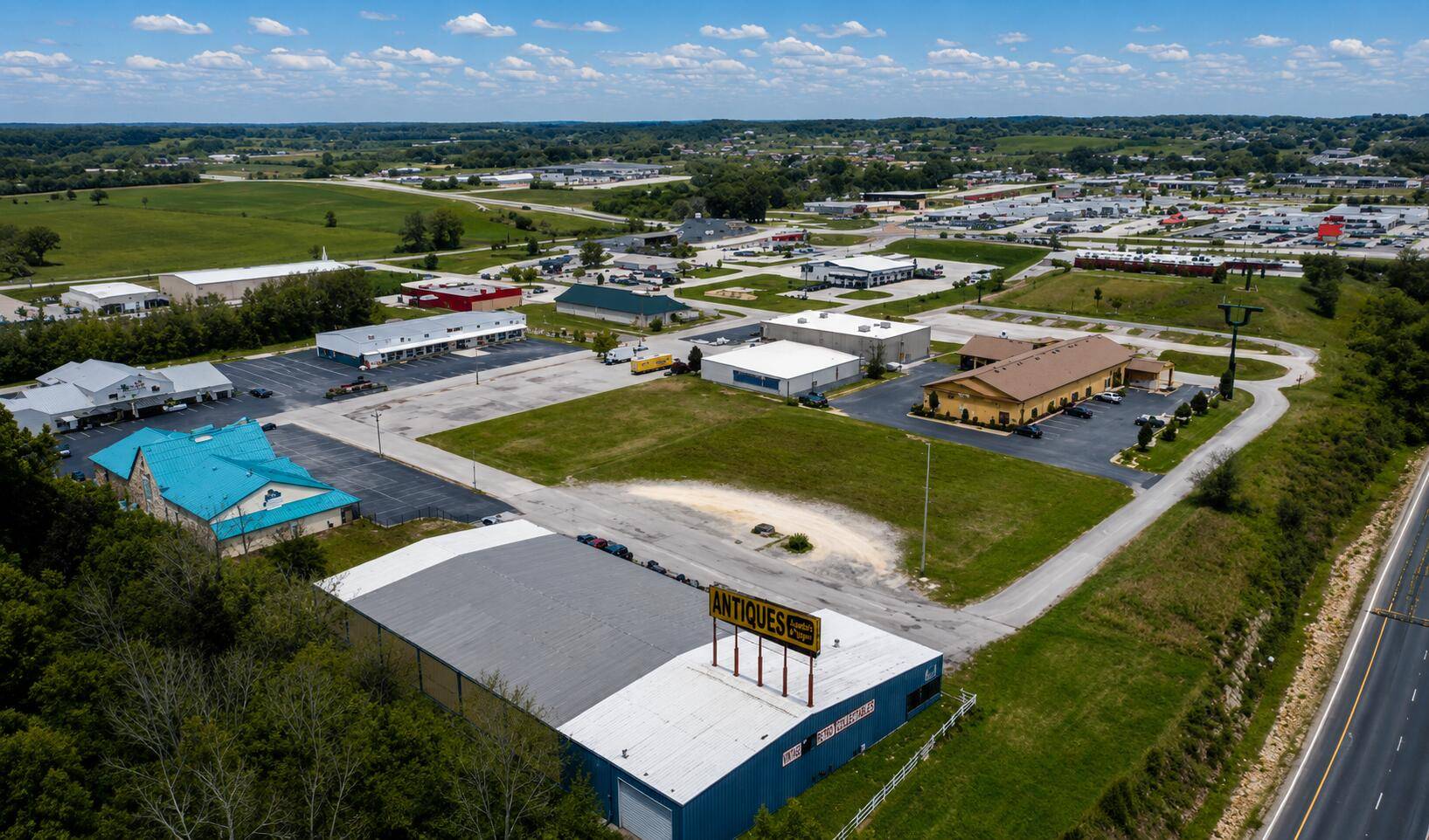 1900 W Elm ST, Ozark, MO 65721