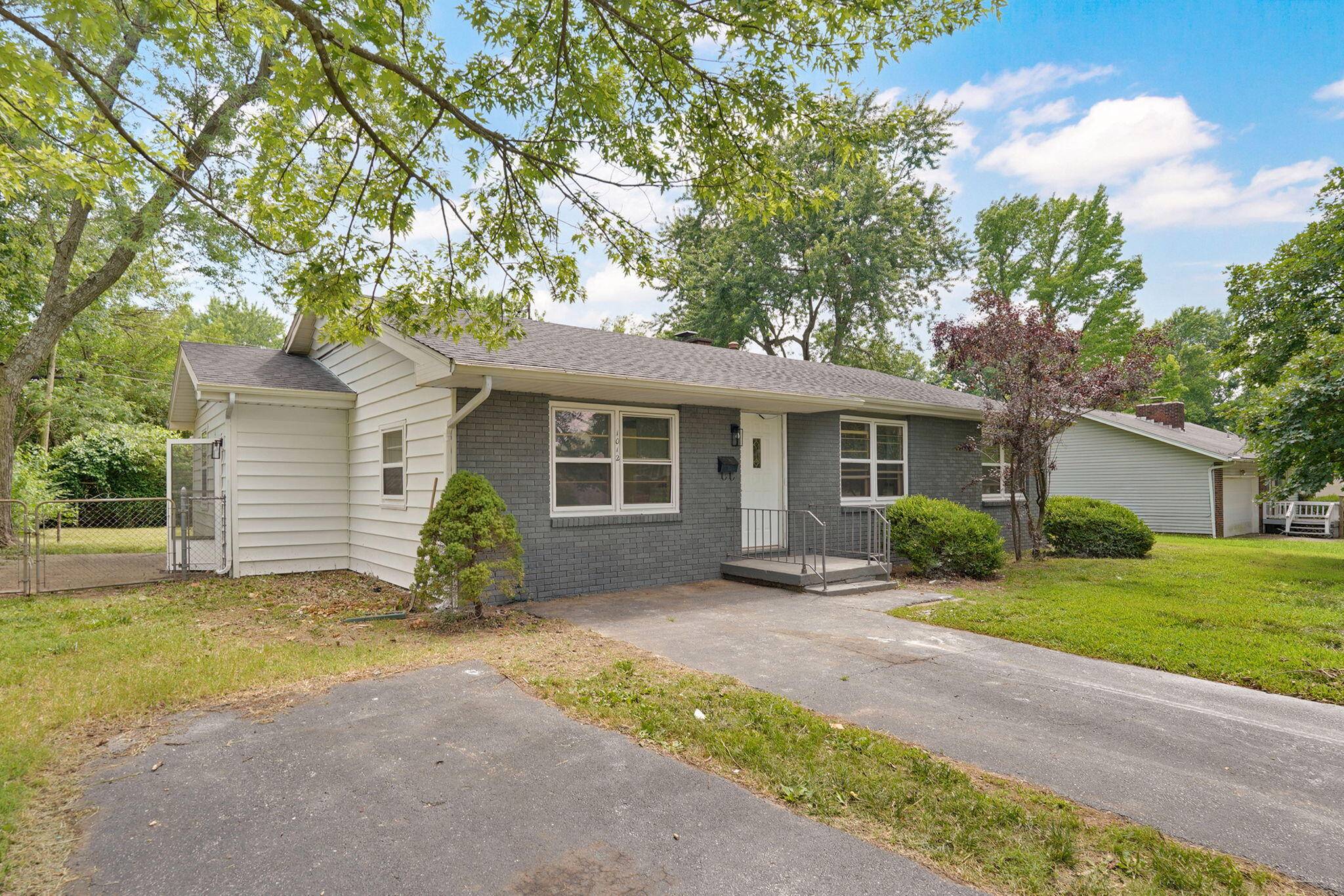1012 E Morningside ST, Springfield, MO 65807