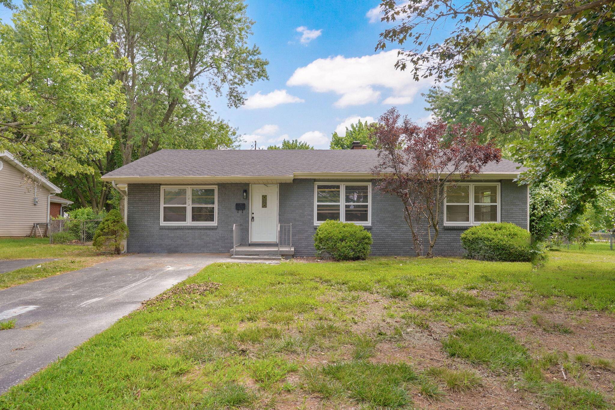 1012 E Morningside ST, Springfield, MO 65807