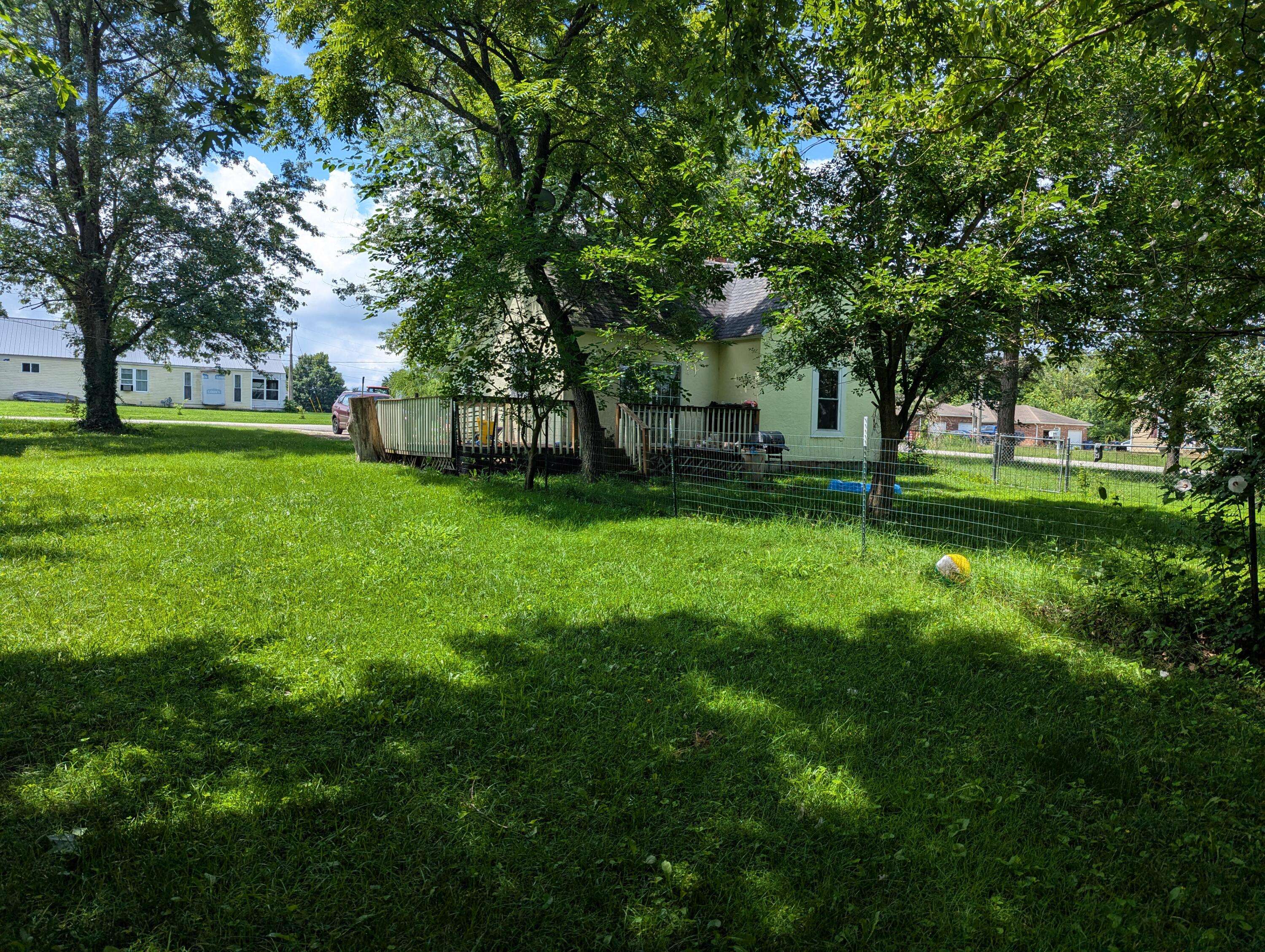 536 S Walnut ST, Marshfield, MO 65706