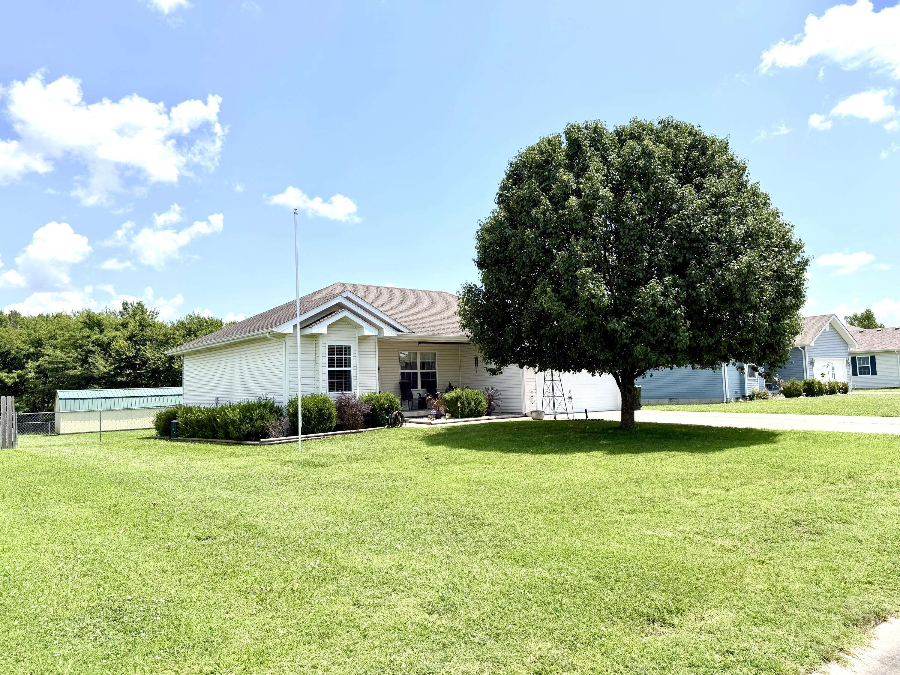 4812 S 130th RD, Bolivar, MO 65613