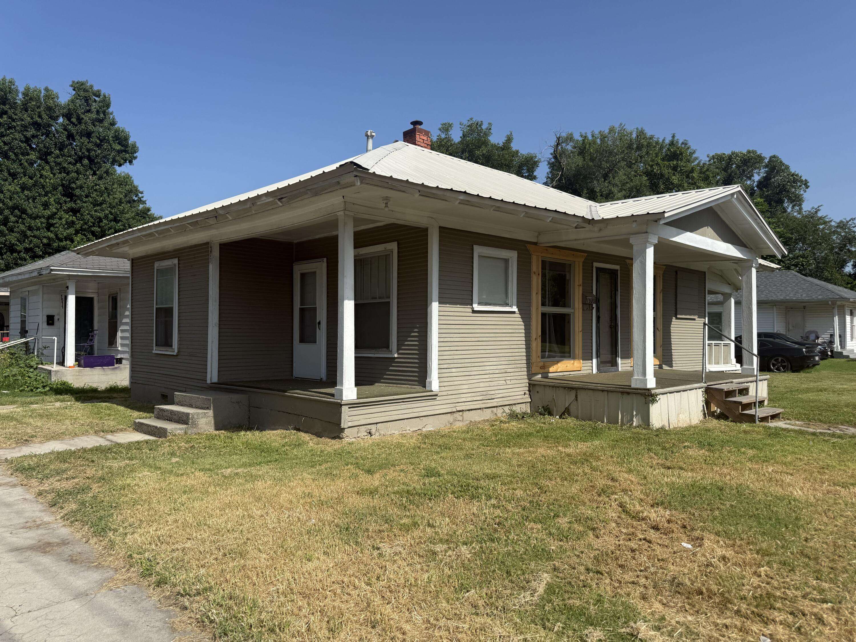 1930 S Porter AVE, Joplin, MO 64804
