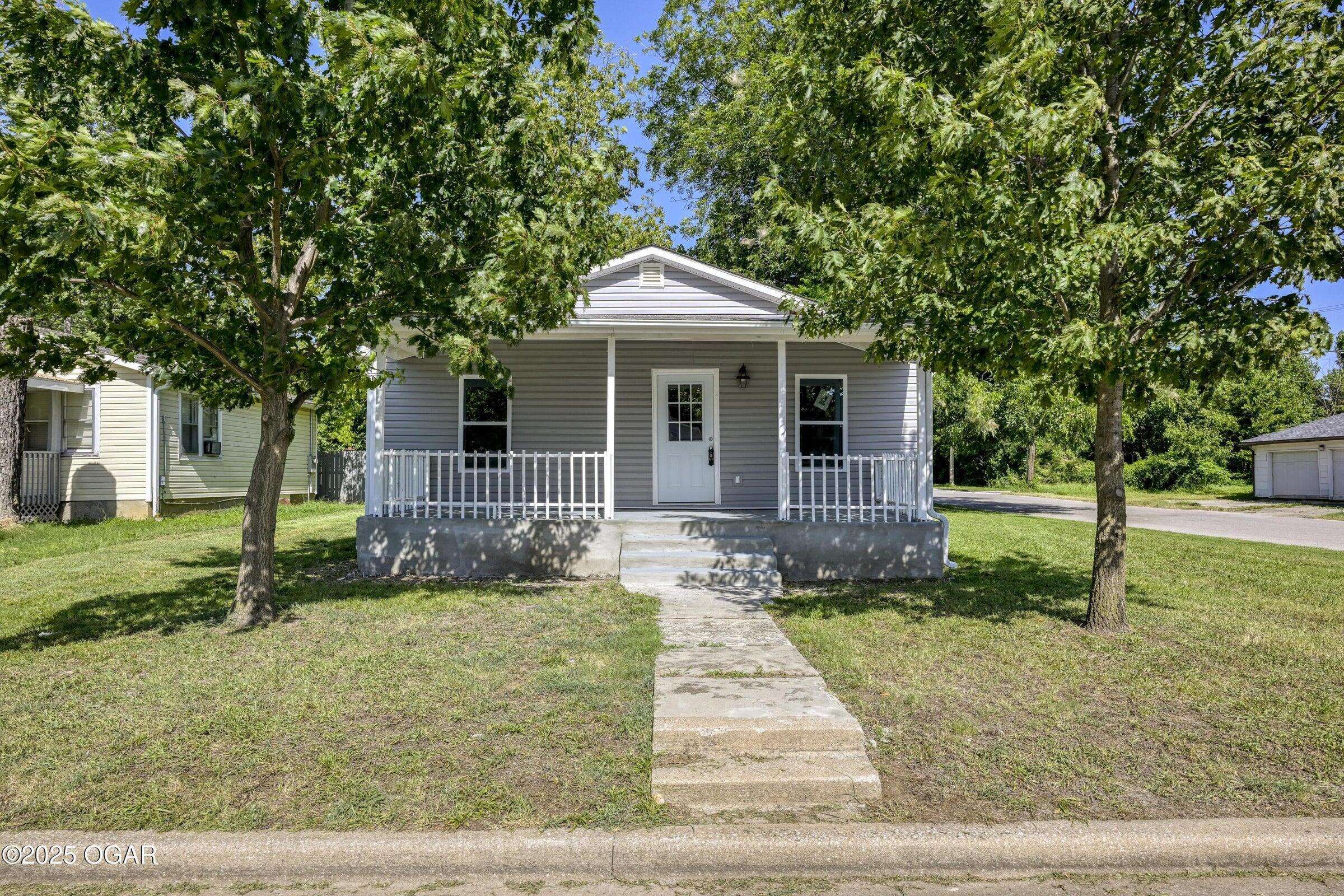 1729 S Minnesota AVE, Joplin, MO 64804