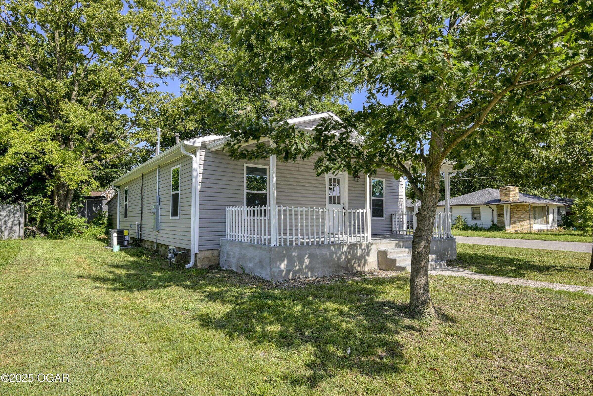 1729 S Minnesota AVE, Joplin, MO 64804