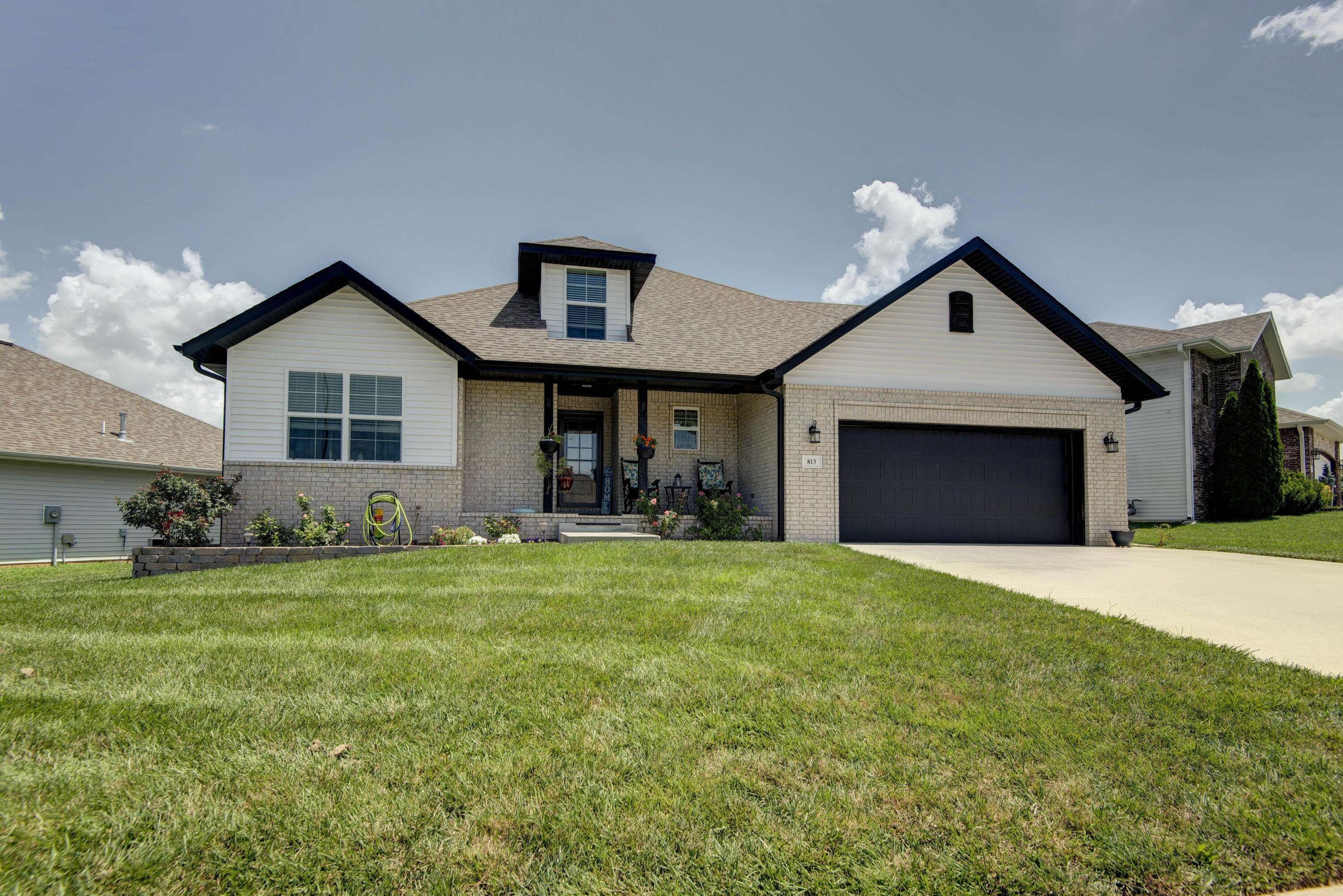 813 E Brewer AVE, Nixa, MO 65714