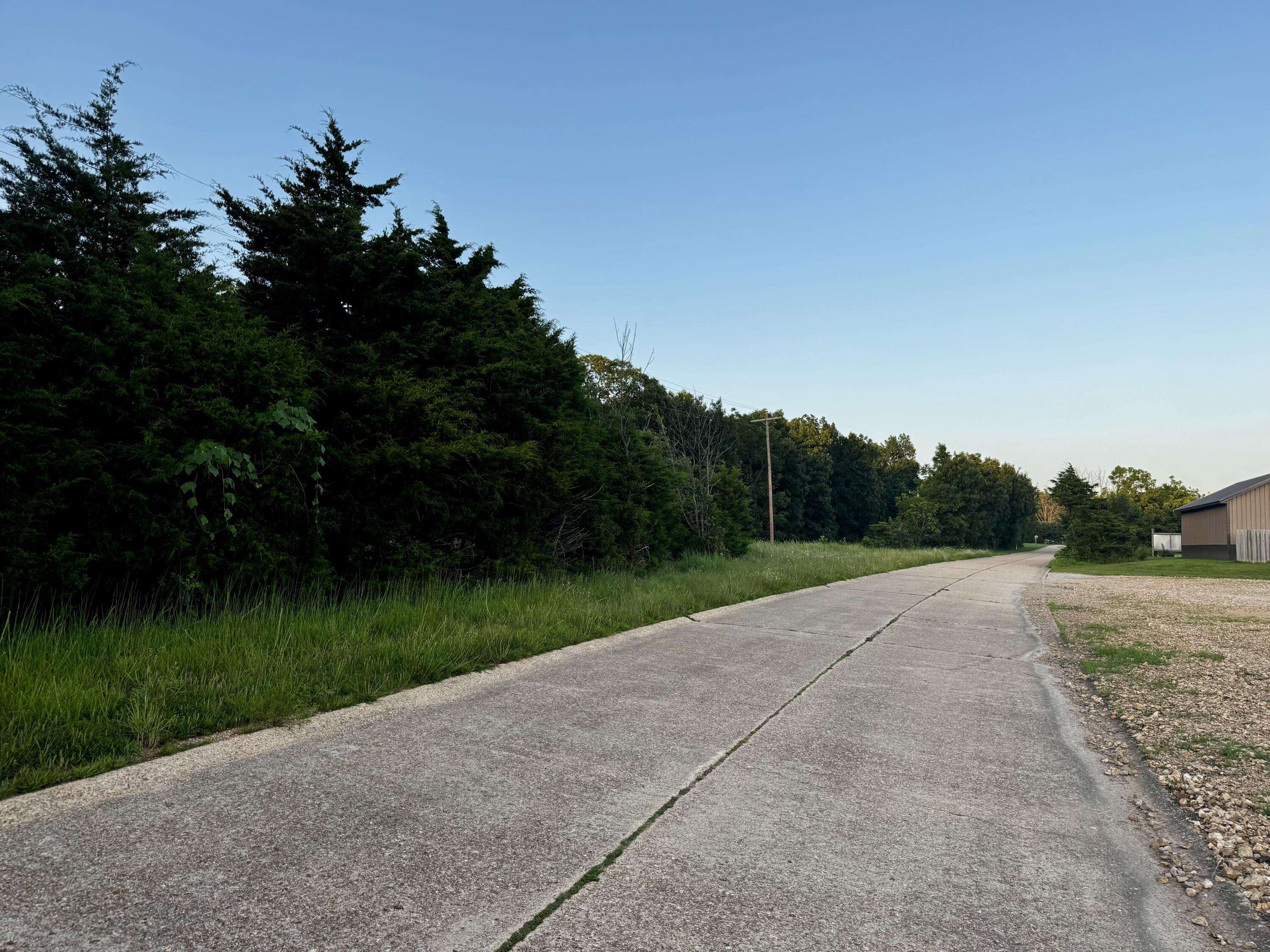 000 Lucky RD, Seymour, MO 65746