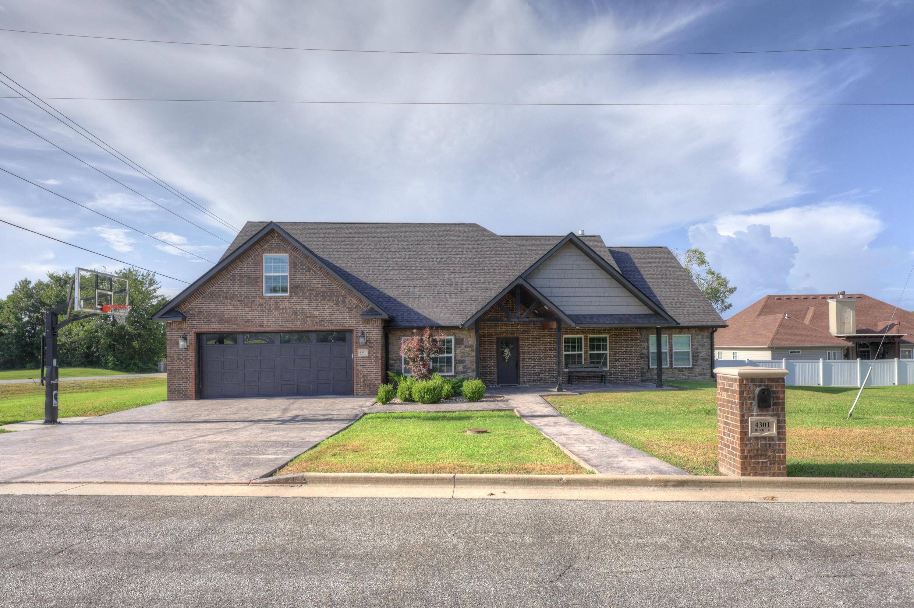 4301 E Birch LN, Joplin, MO 64801