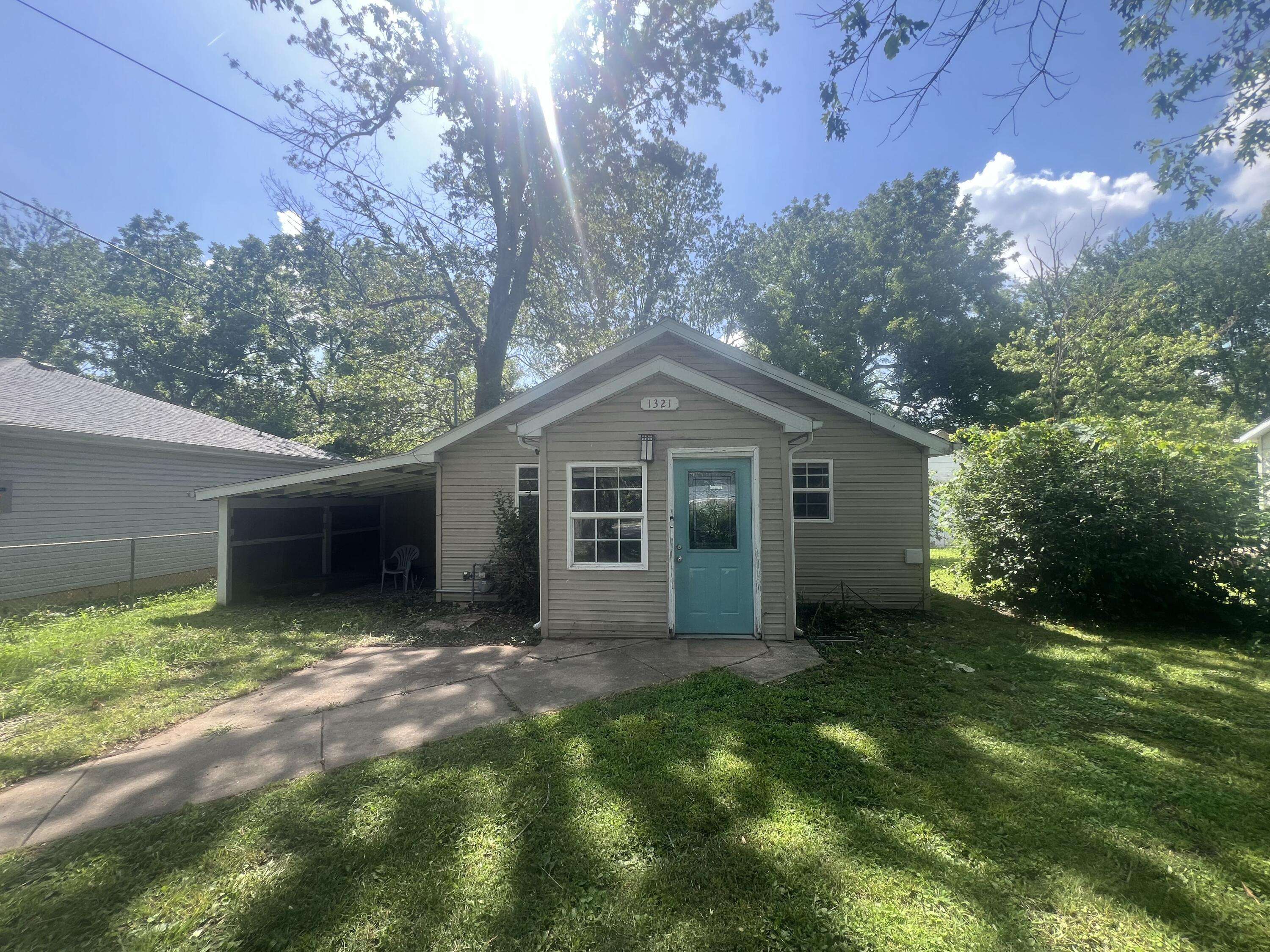 1321 N Clifton AVE, Springfield, MO 65802