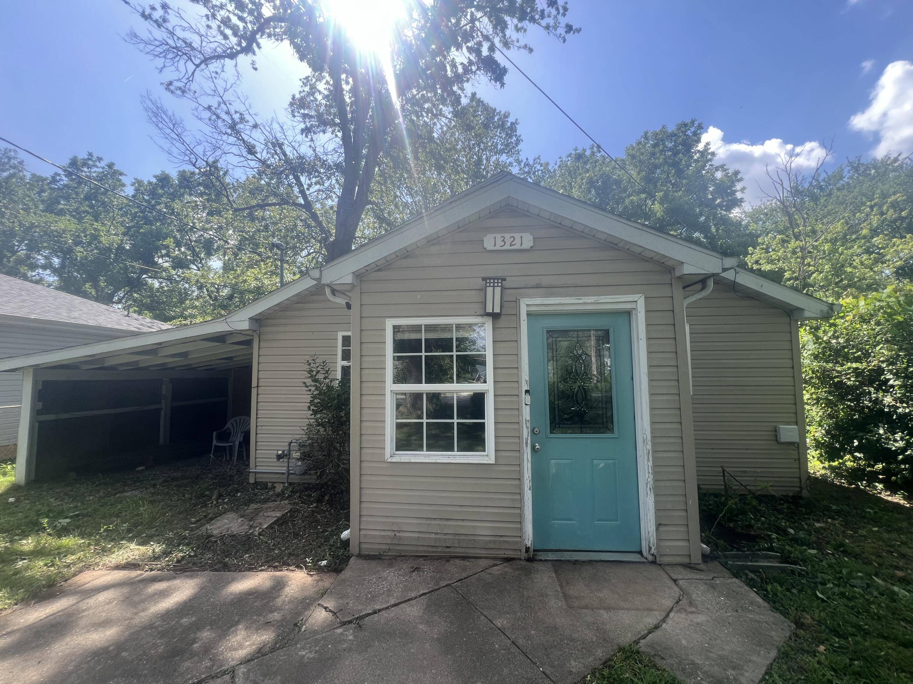 1321 N Clifton AVE, Springfield, MO 65802