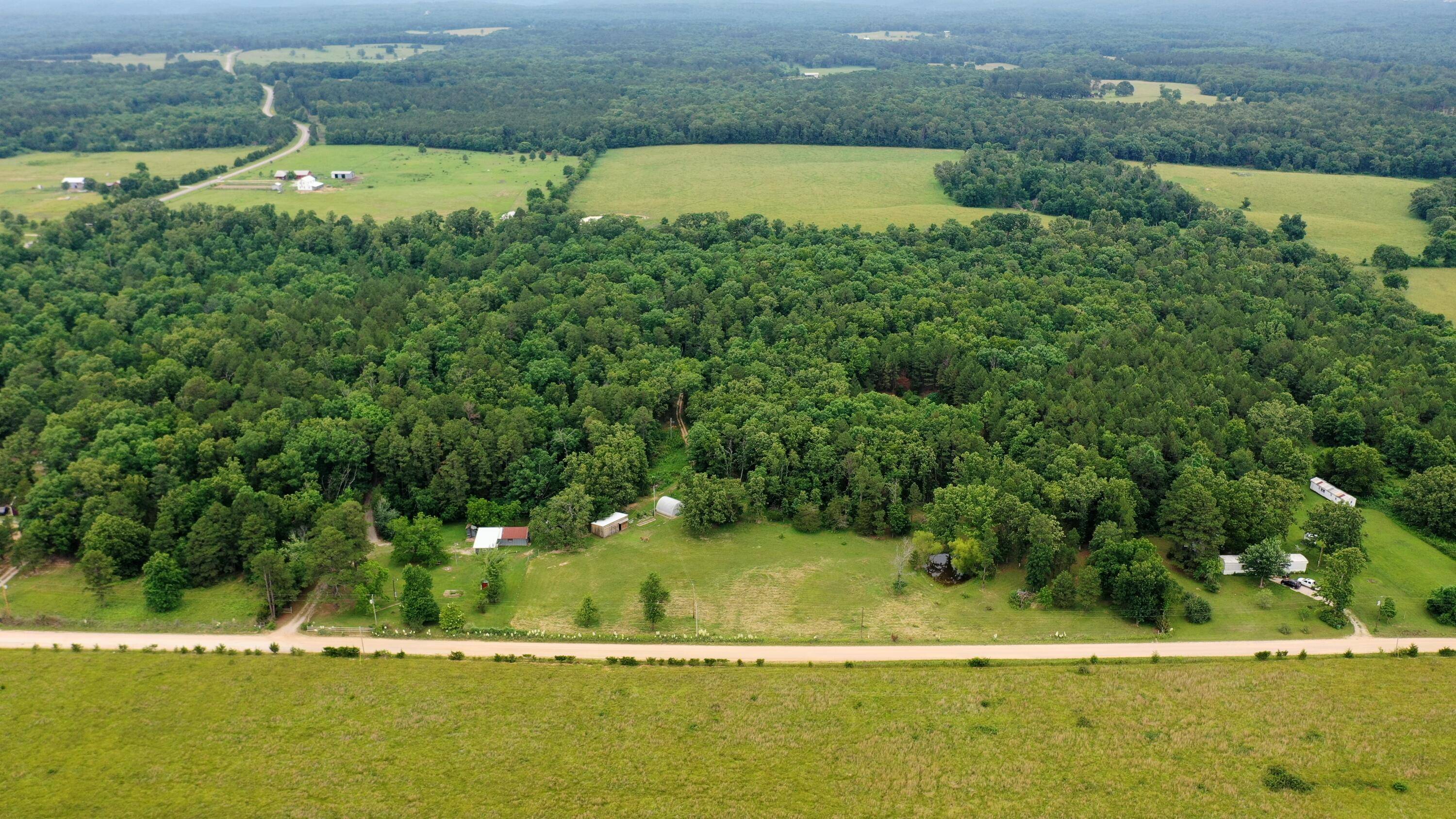 22711 Center Valley RD, Hartshorn, MO 65479
