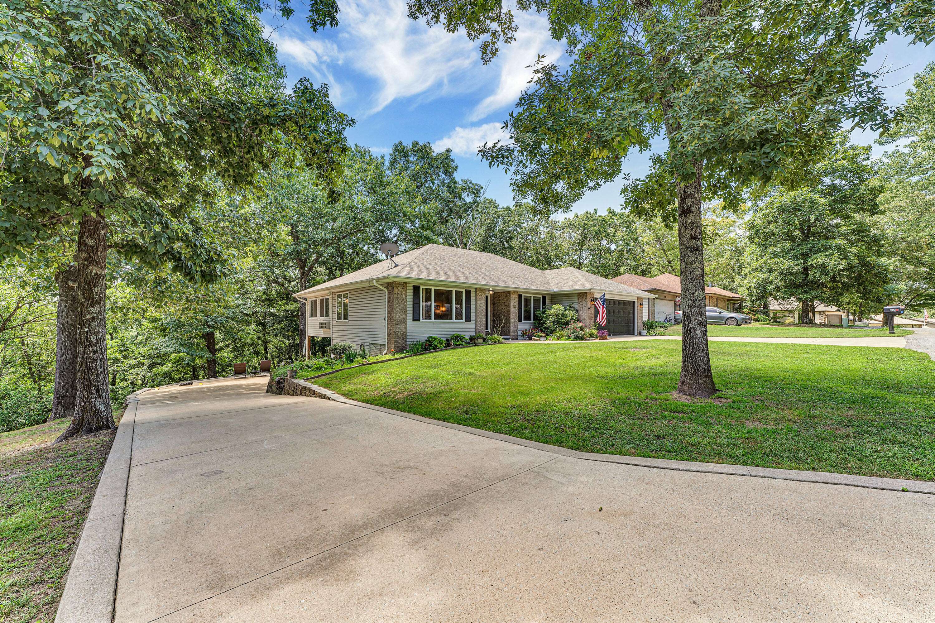 64 Northwoods DR, Kimberling City, MO 65686