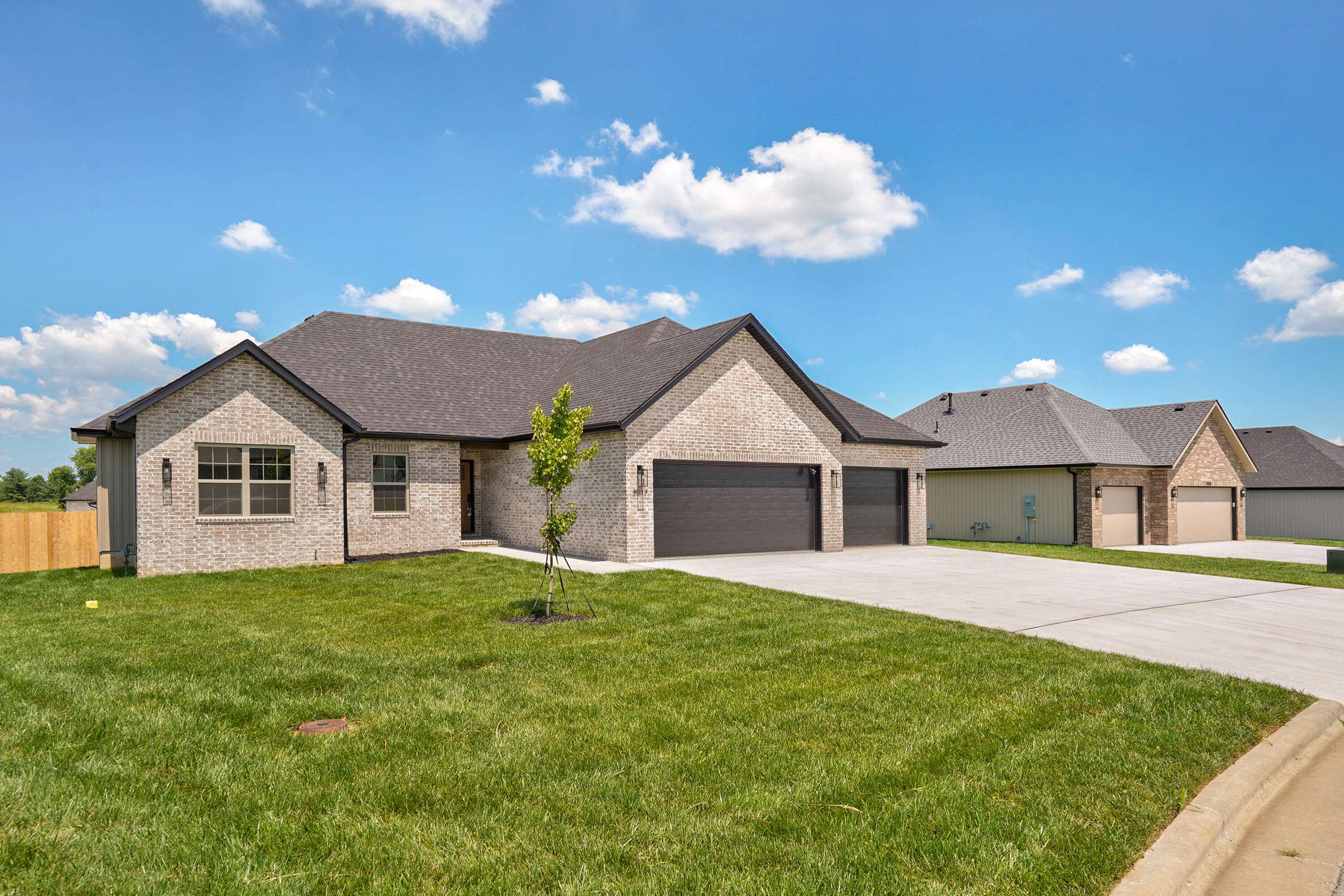 3017 E Heritage ST, Republic, MO 65738