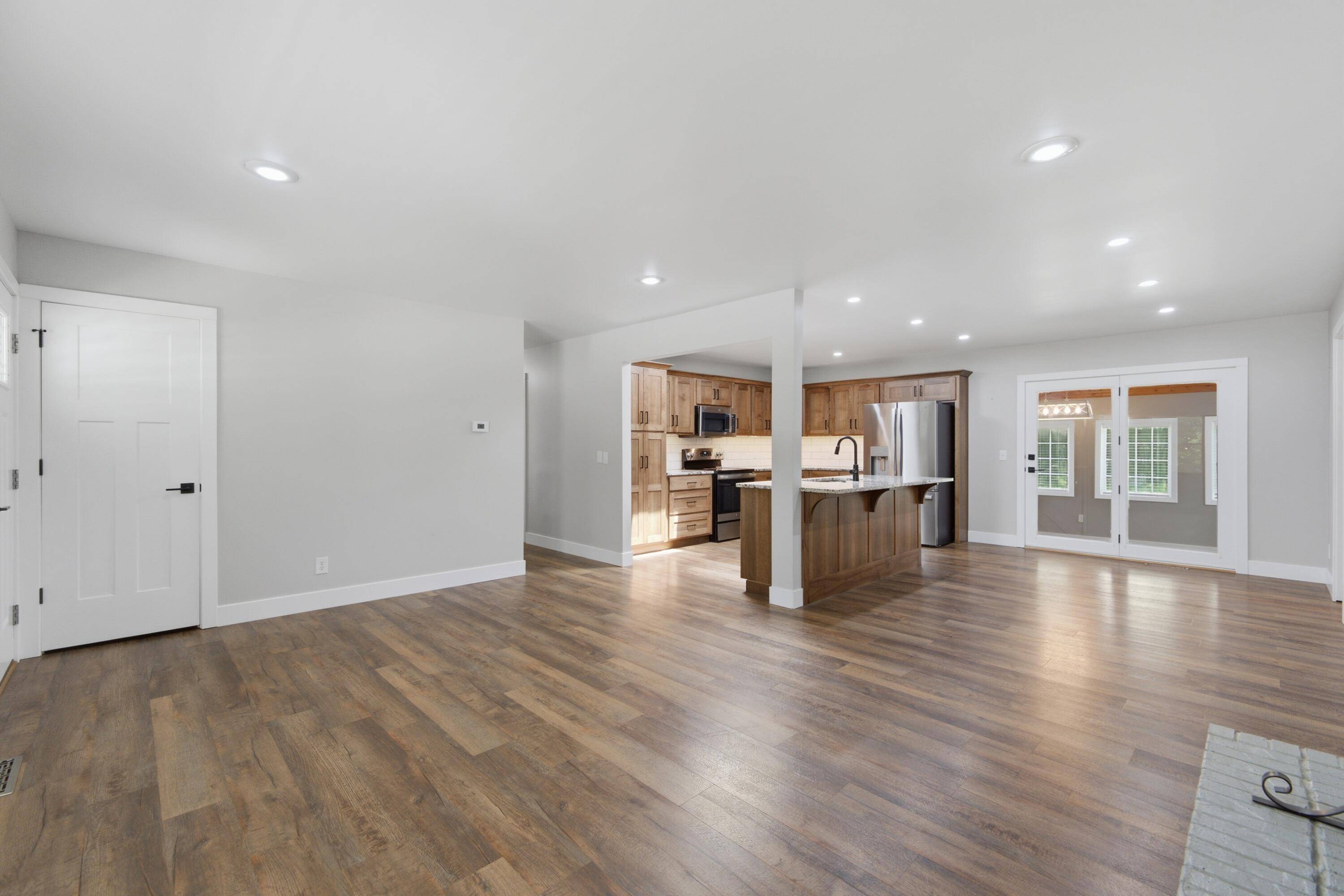 1410 S Oakland AVE, Bolivar, MO 65613