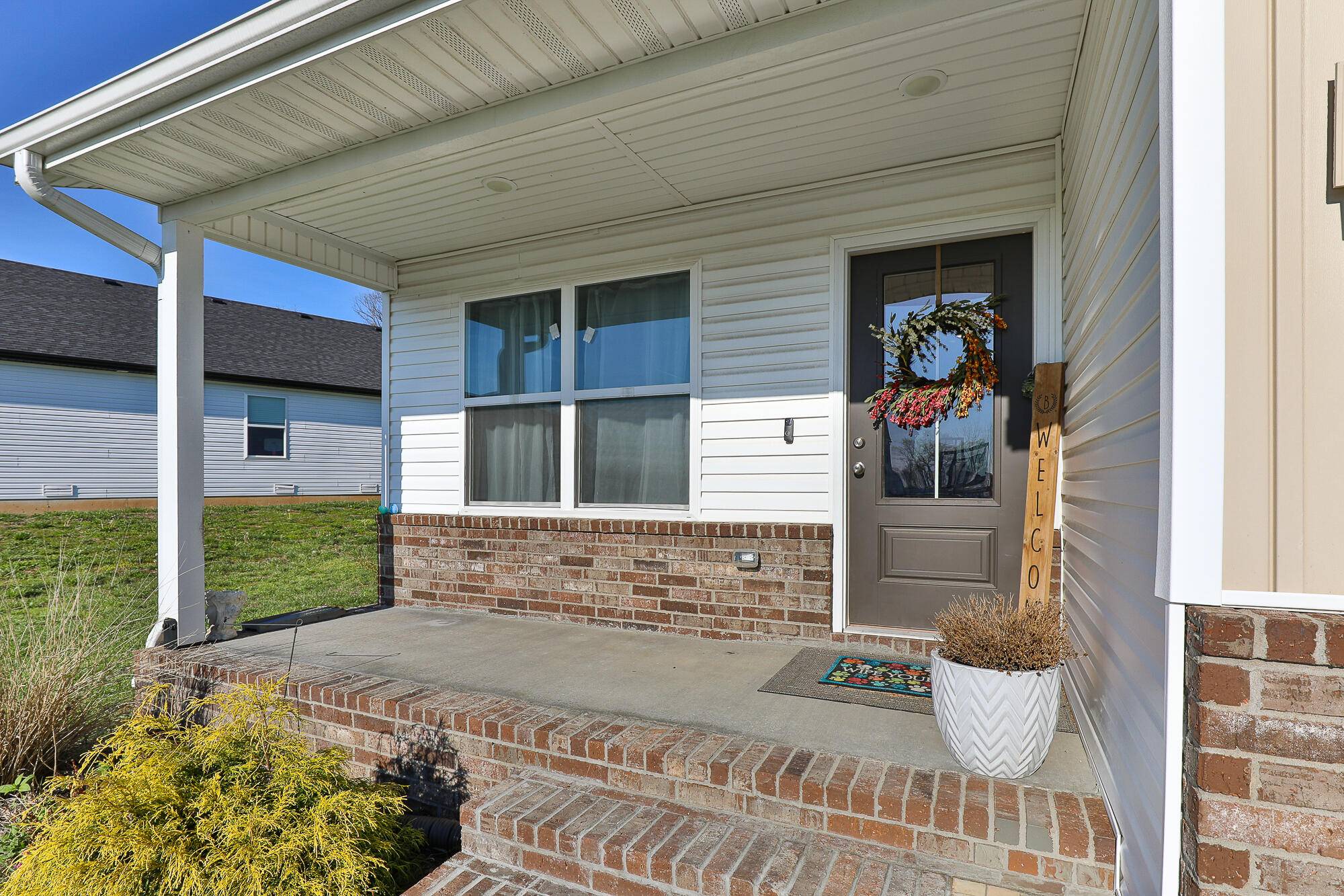 1145 E Manitou CT, Nixa, MO 65714